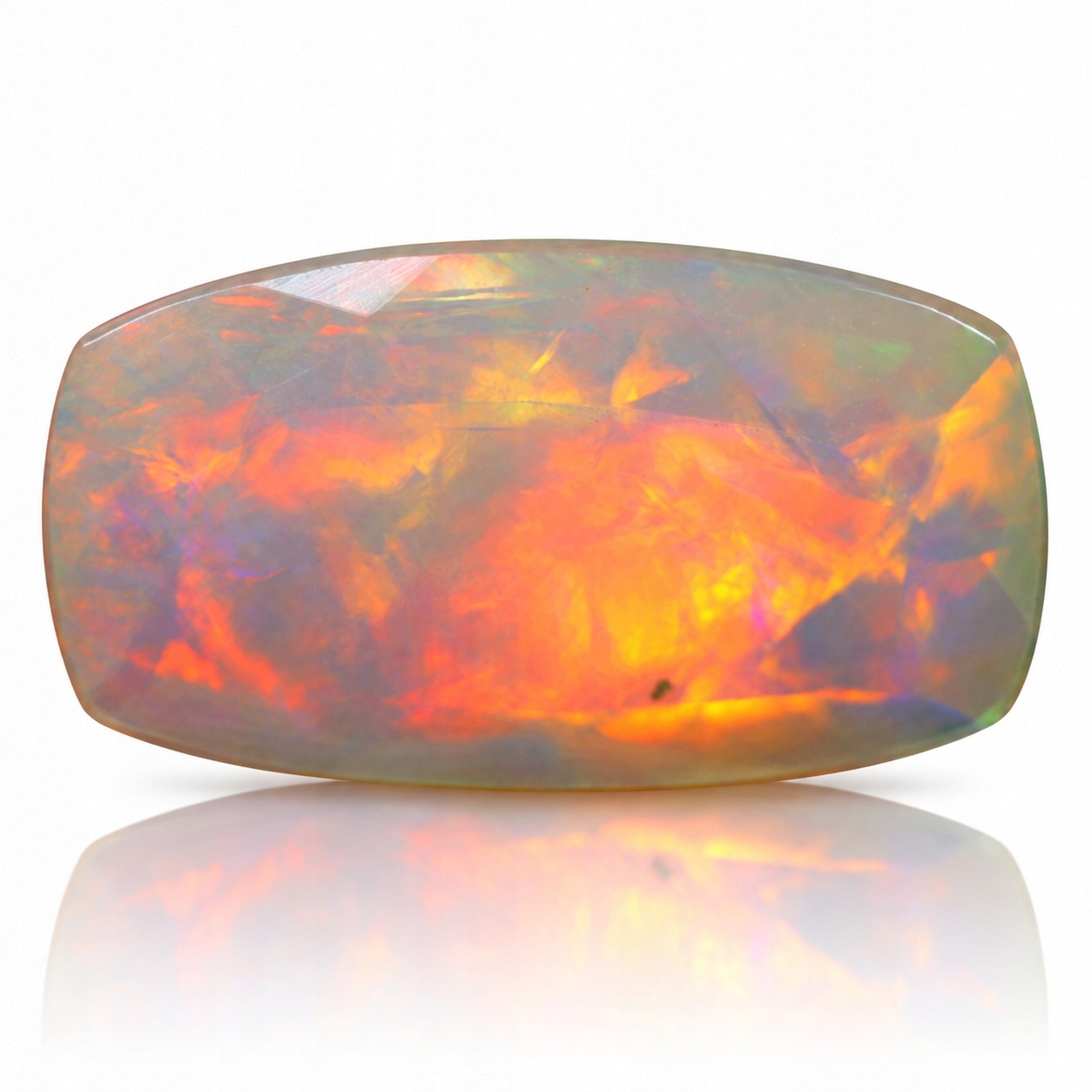 Přírodní opál 1.80 ct Cushion Etiopie certifikát Wbd