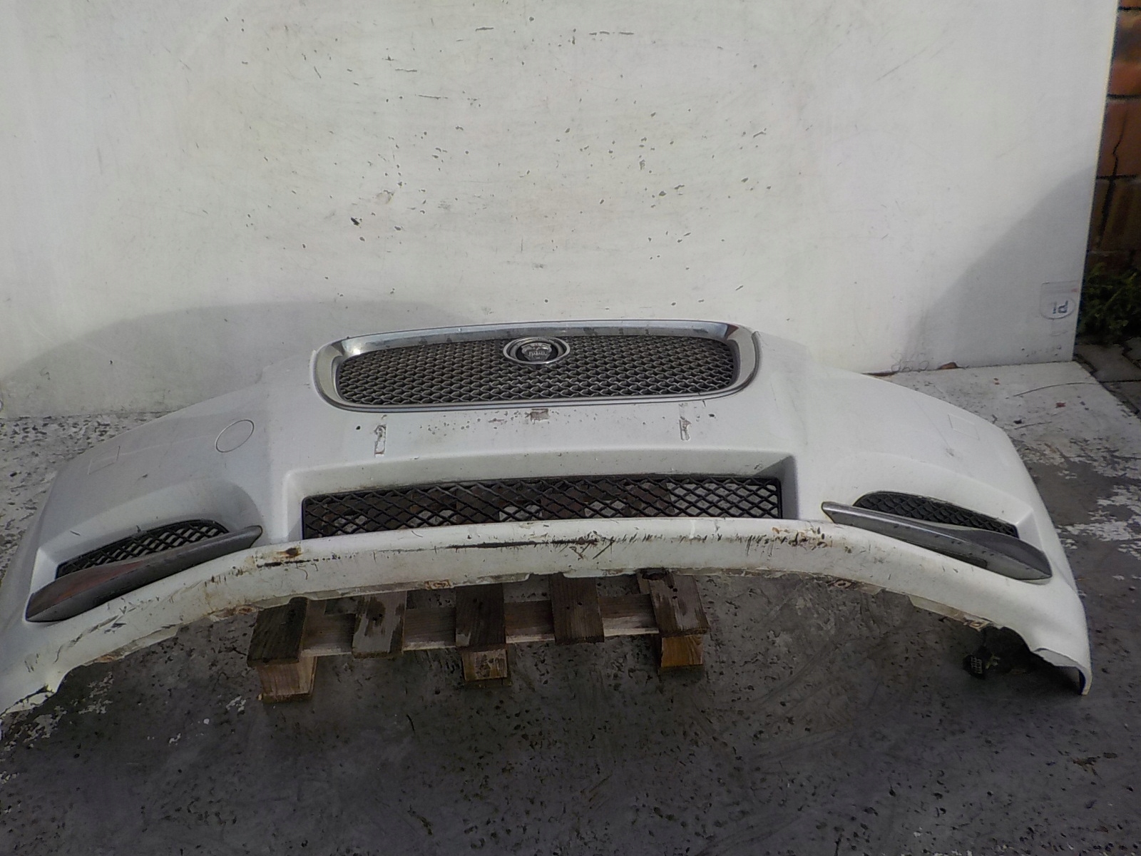 137 JAGUAR XF X250 LIFT bumper front front