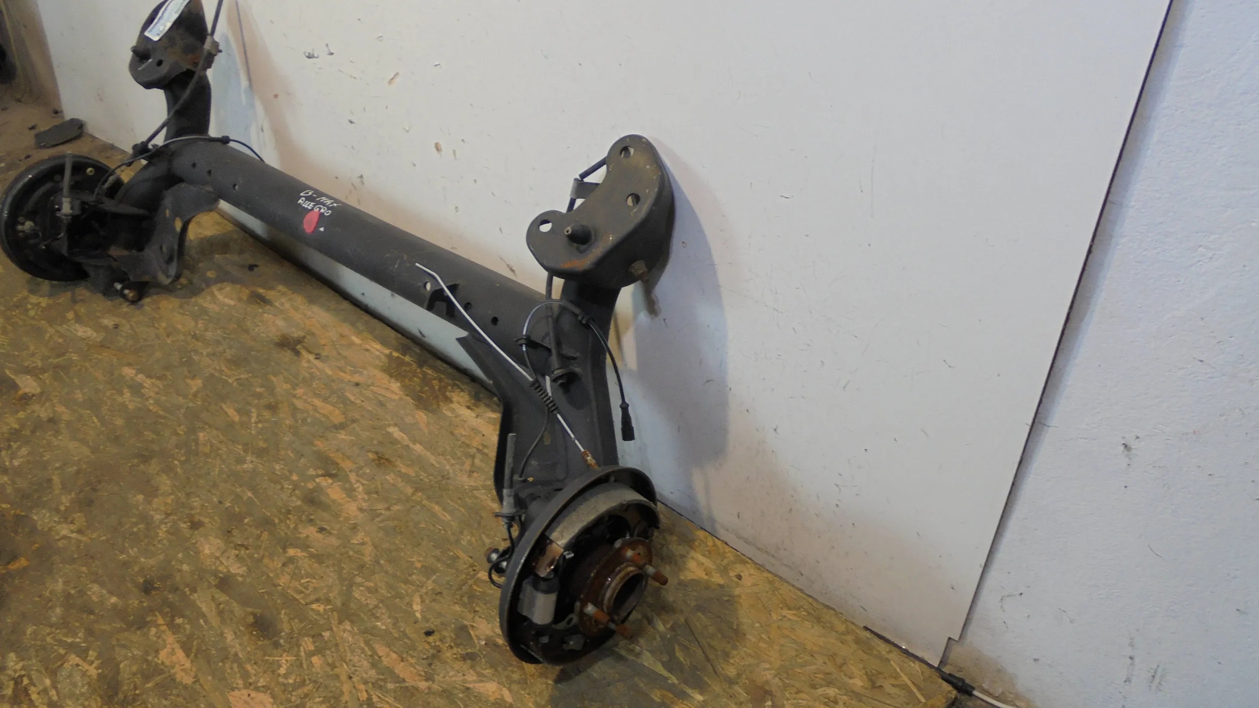 ACHSE ACHSTRÄGER HECK FORD B-MAX