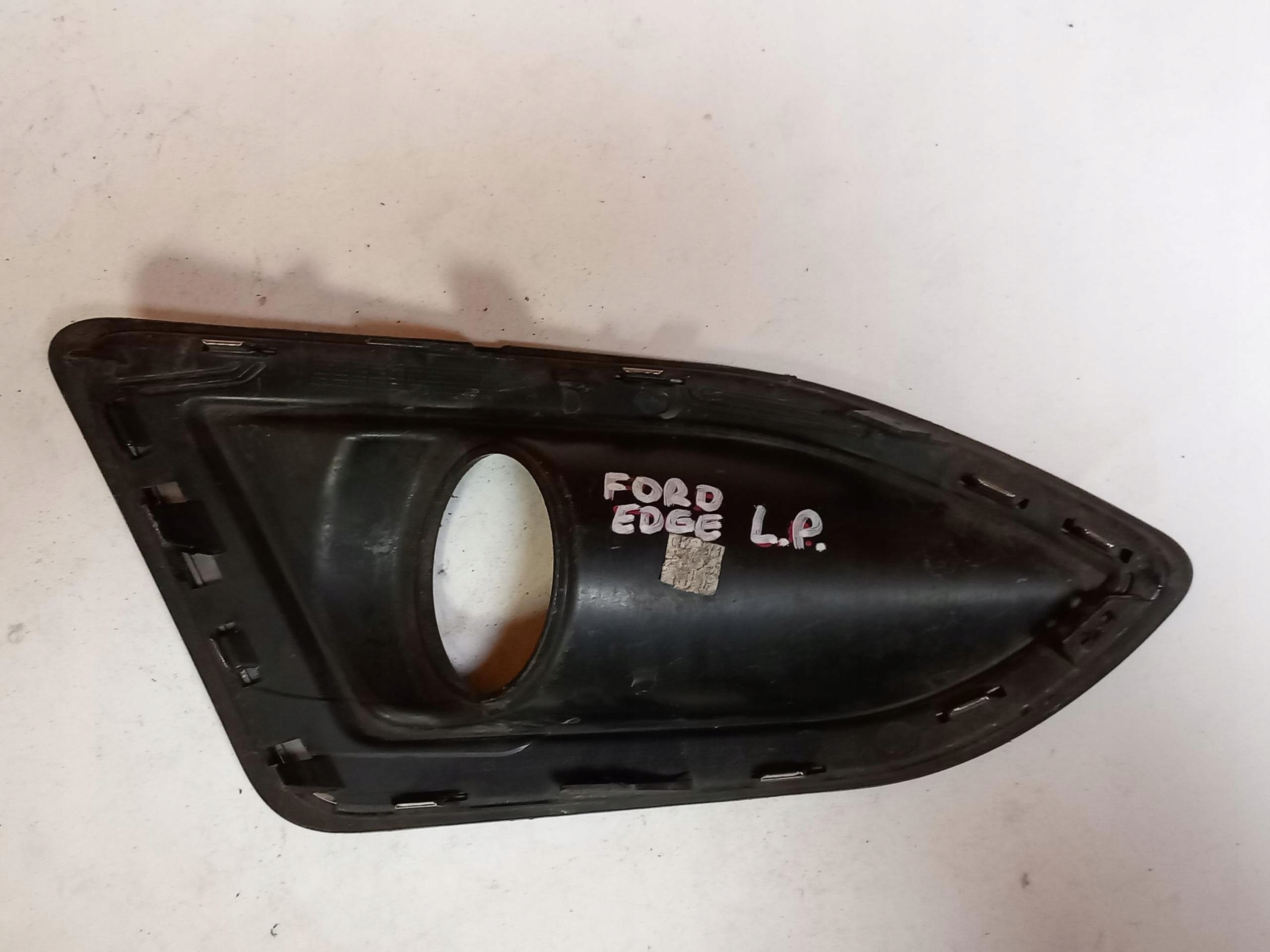 grid of a bumper left front FORD EDGE II GT4B-19953 15-18