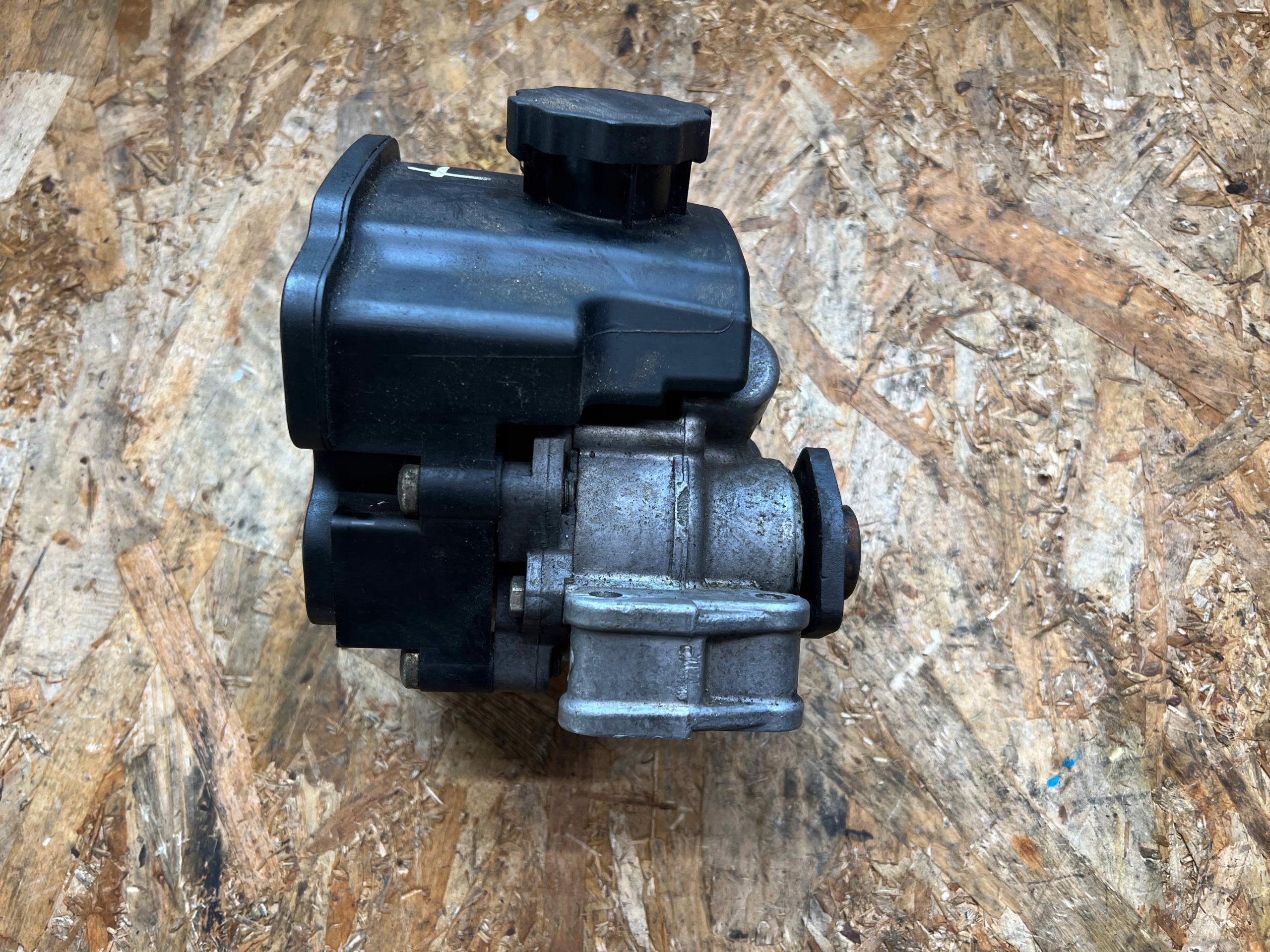 servo pump MERCEDES W211 W203 3.2CDI A0044662001
