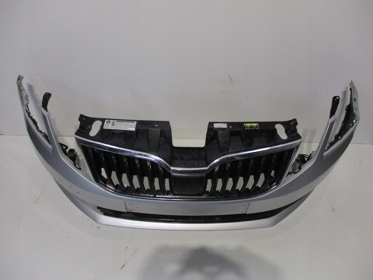 FRONTSTOSSSTANGE SKODA OCTAVIA 3 III 5E0 LIFT