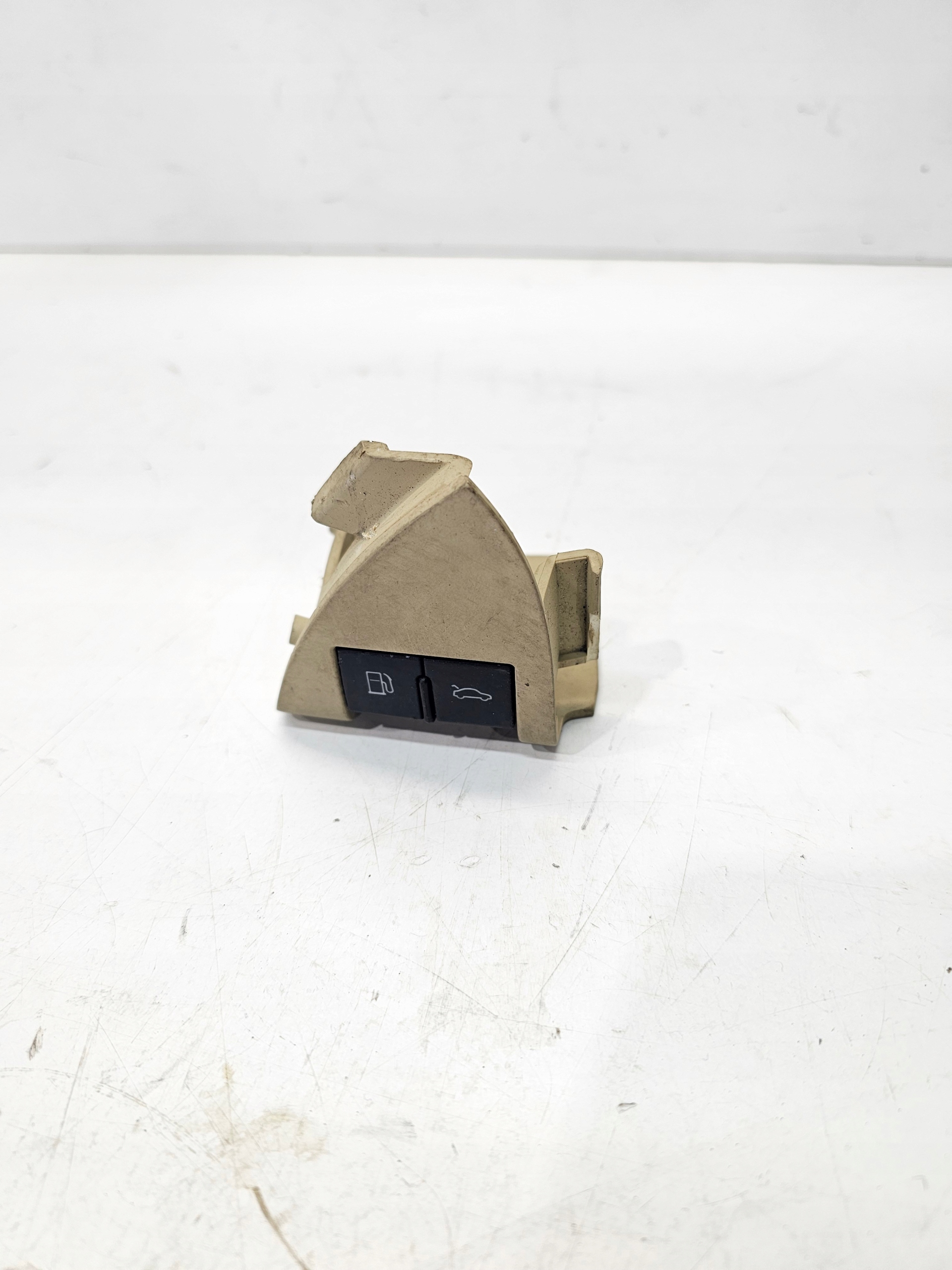 GUZIK button opening control switch bonnet tanks AUDI A3 8P 8P0959833A