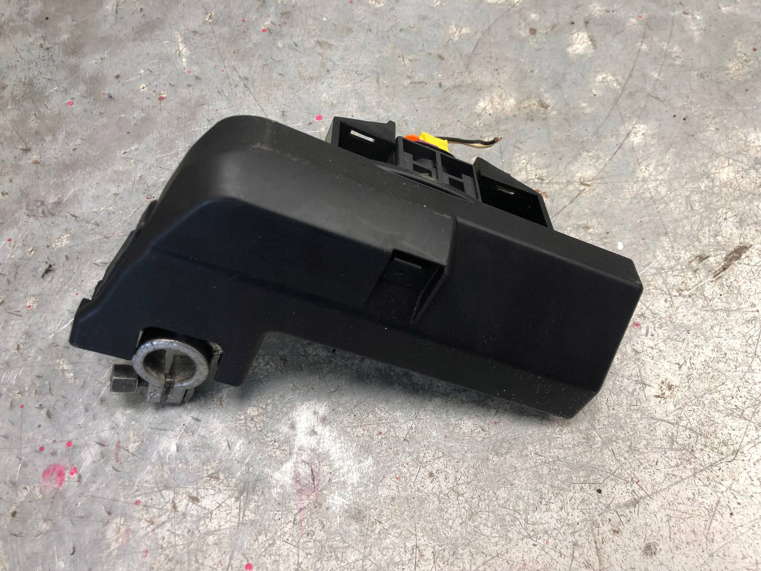 Sicherungen PIROTECHNICZNY AUDI A6 C6 4F0915519