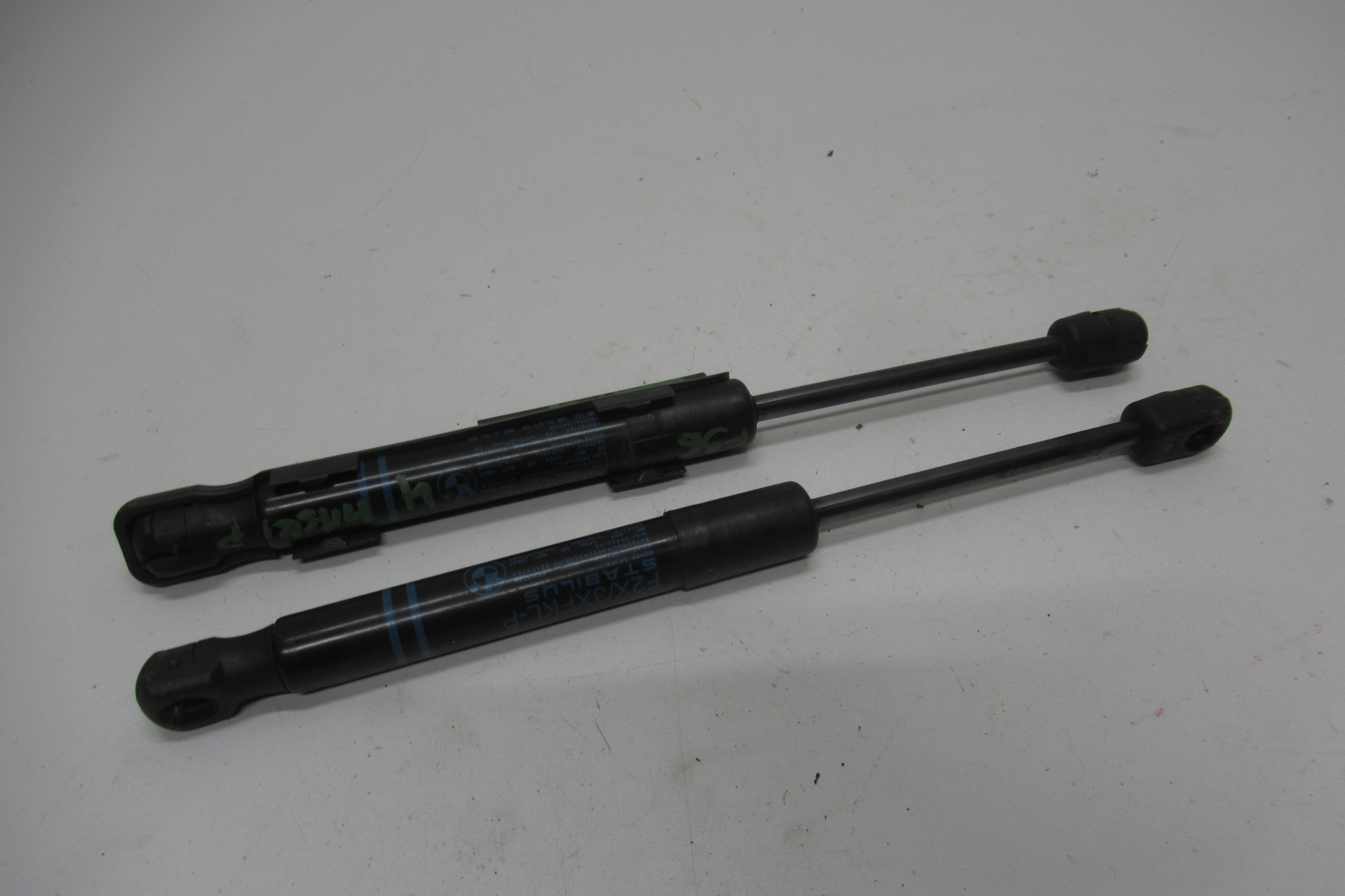 BMW 4 F36 17R SILOWNIKI bonnets KOMPLET
