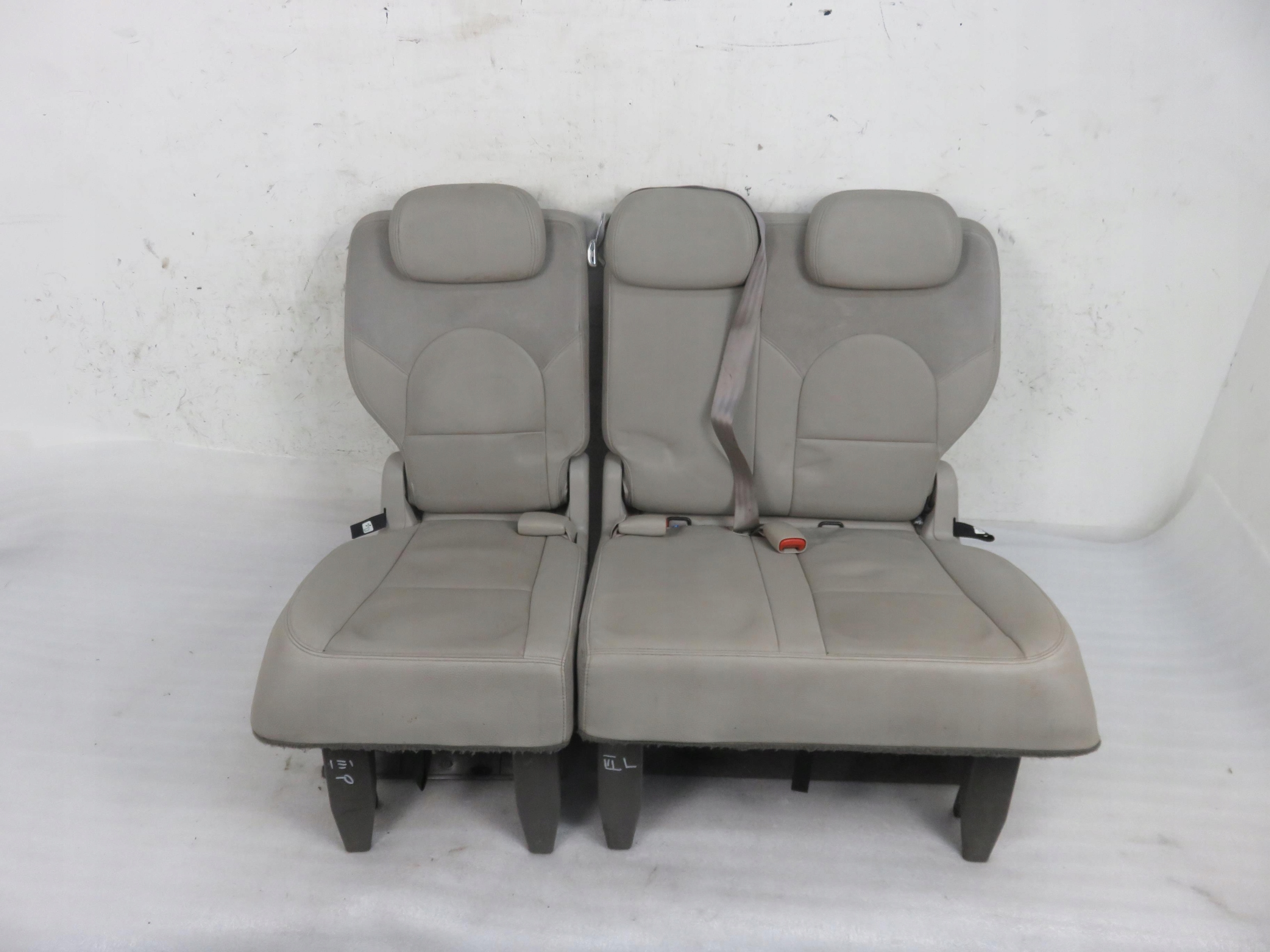 диван CHRYSLER Voyager IV кожа