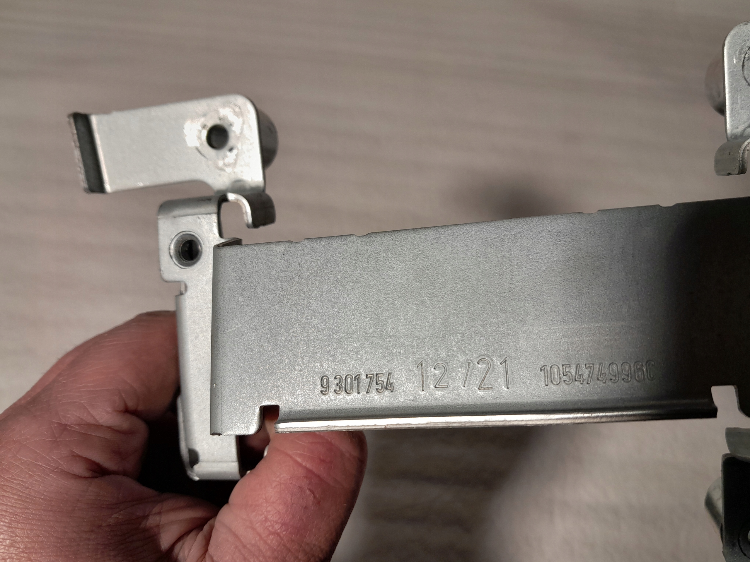 BMW 7 G11 LCI holder bracket TUNELU 9301754
