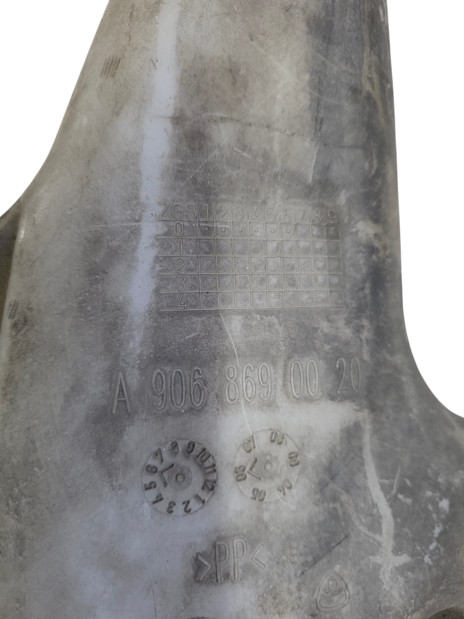 washer fluid tank MERCEDES W906 A9068690020
