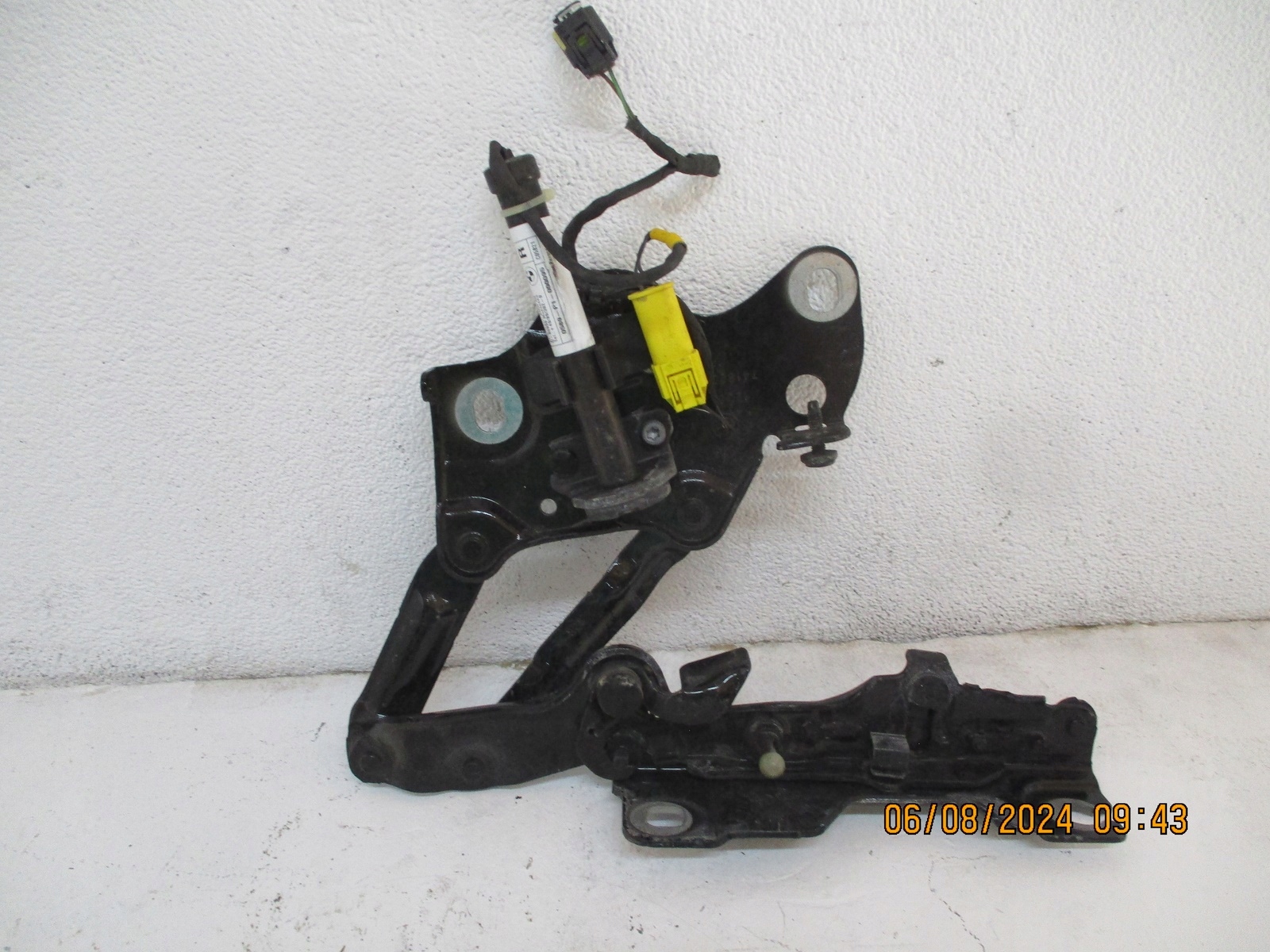 hinge bonnets BMW X6 G06 PIROTECHNICZNY 7418202 7418201