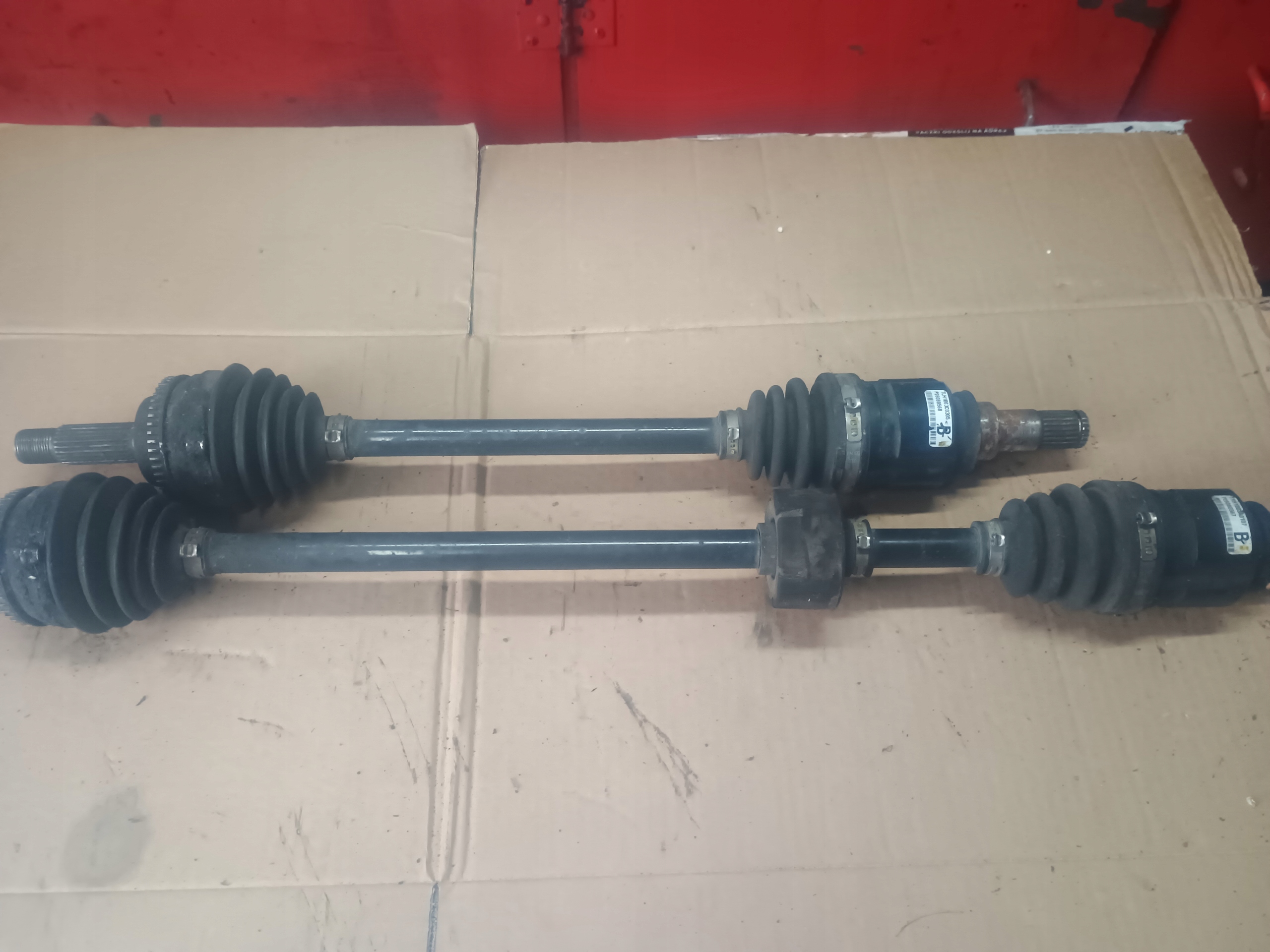 Semiasse KRUTKA lunga P26080567 TOYOTA YARIS e 1.0 B