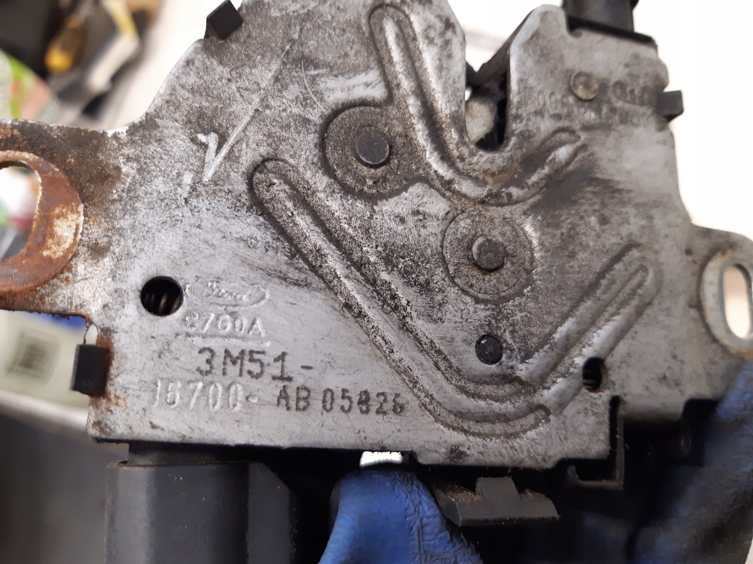 bonnet latch lock 3M5116700AB Ford Focus MK2