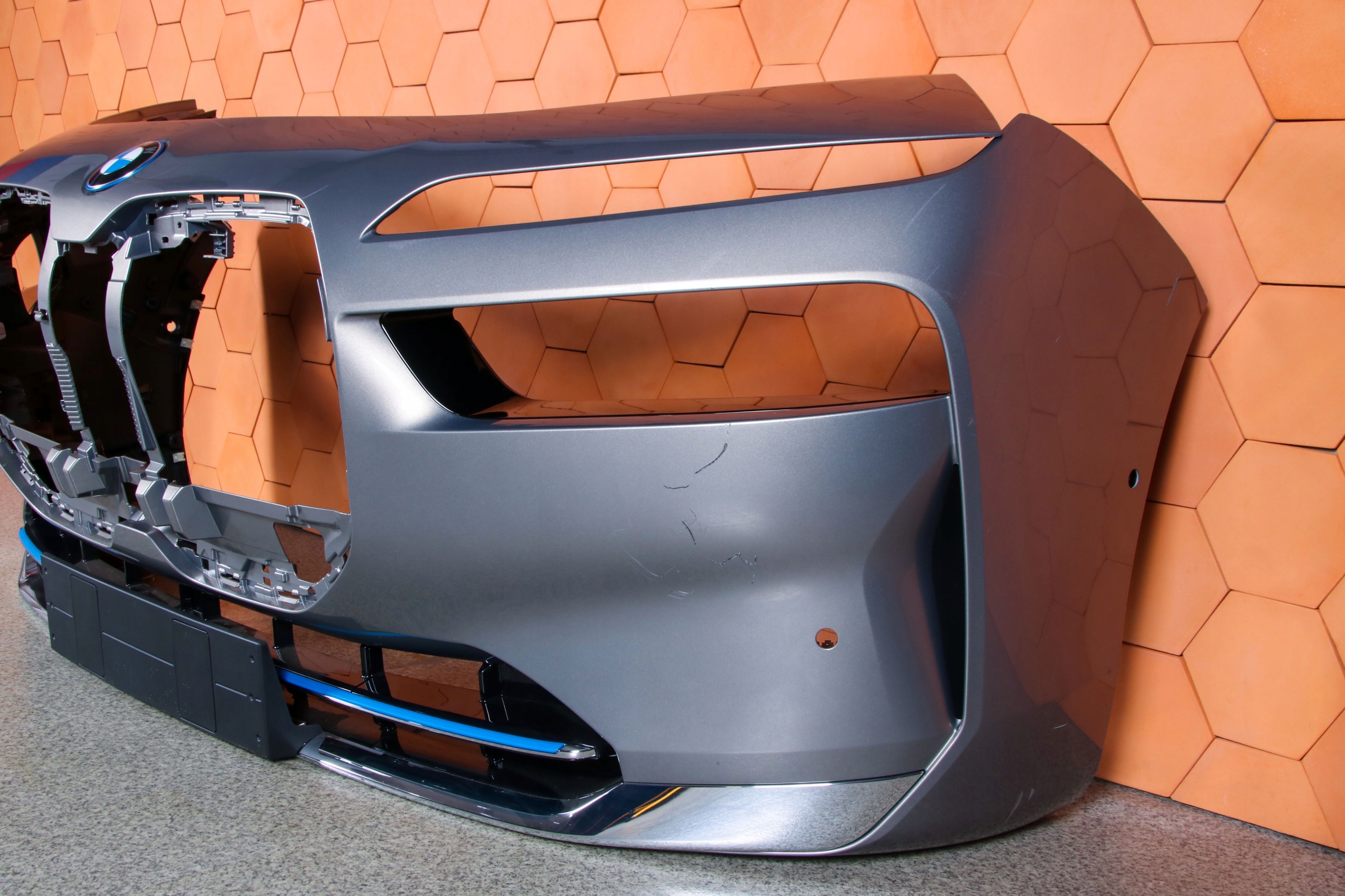 BMW 7 G70 i7 bumper front front colour C4A