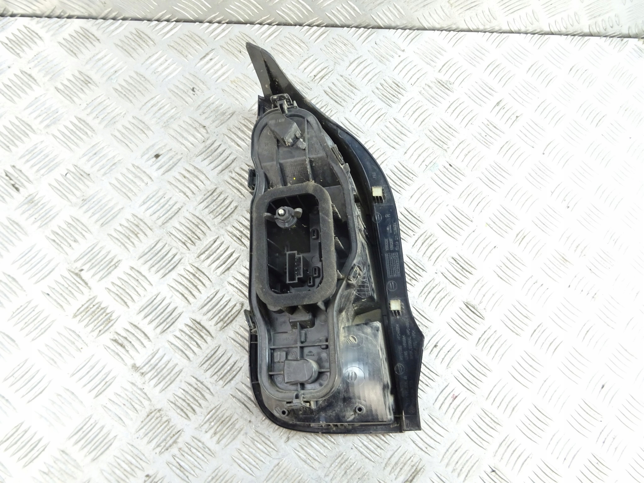 VOLKSWAGEN UP light right right rear part 1S0945096G 5D