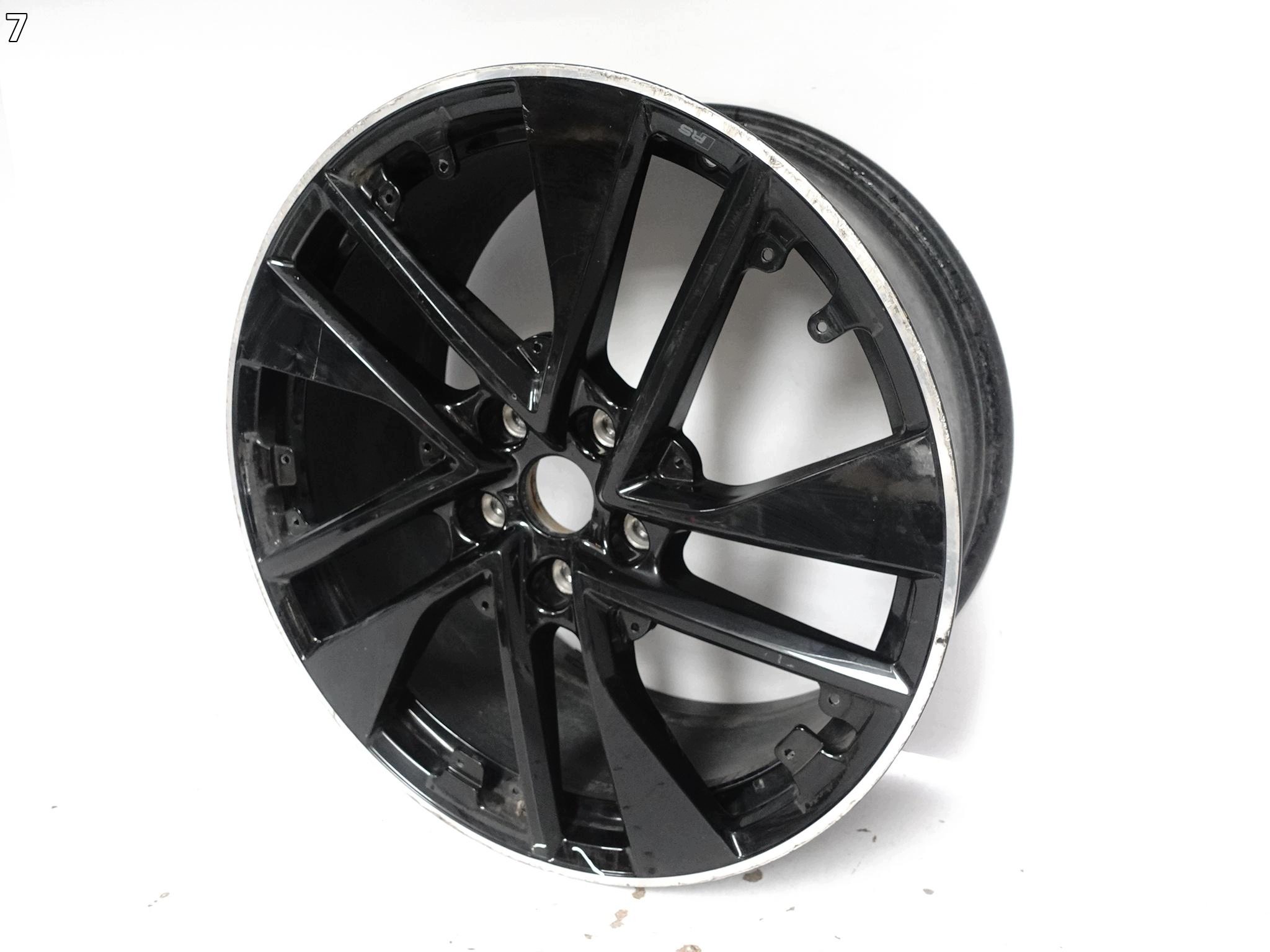 AUDI E-TRON GT RS 4J3 20- disk 9,5Jx21 ET60 5x130