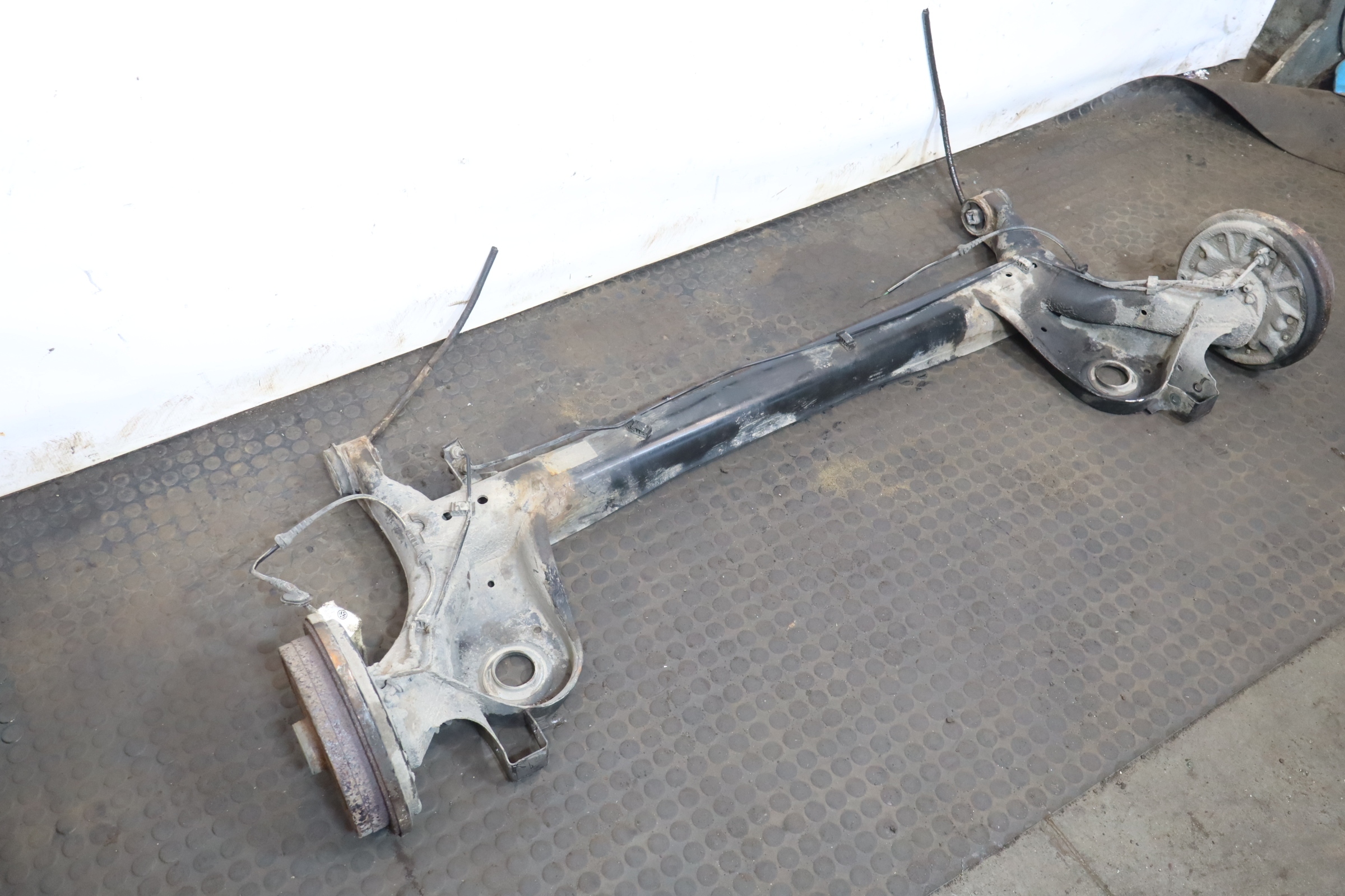 BELKA ZAWIESZENIA TYLNA SKODA CITIGO Stan opakowania brak opakowania