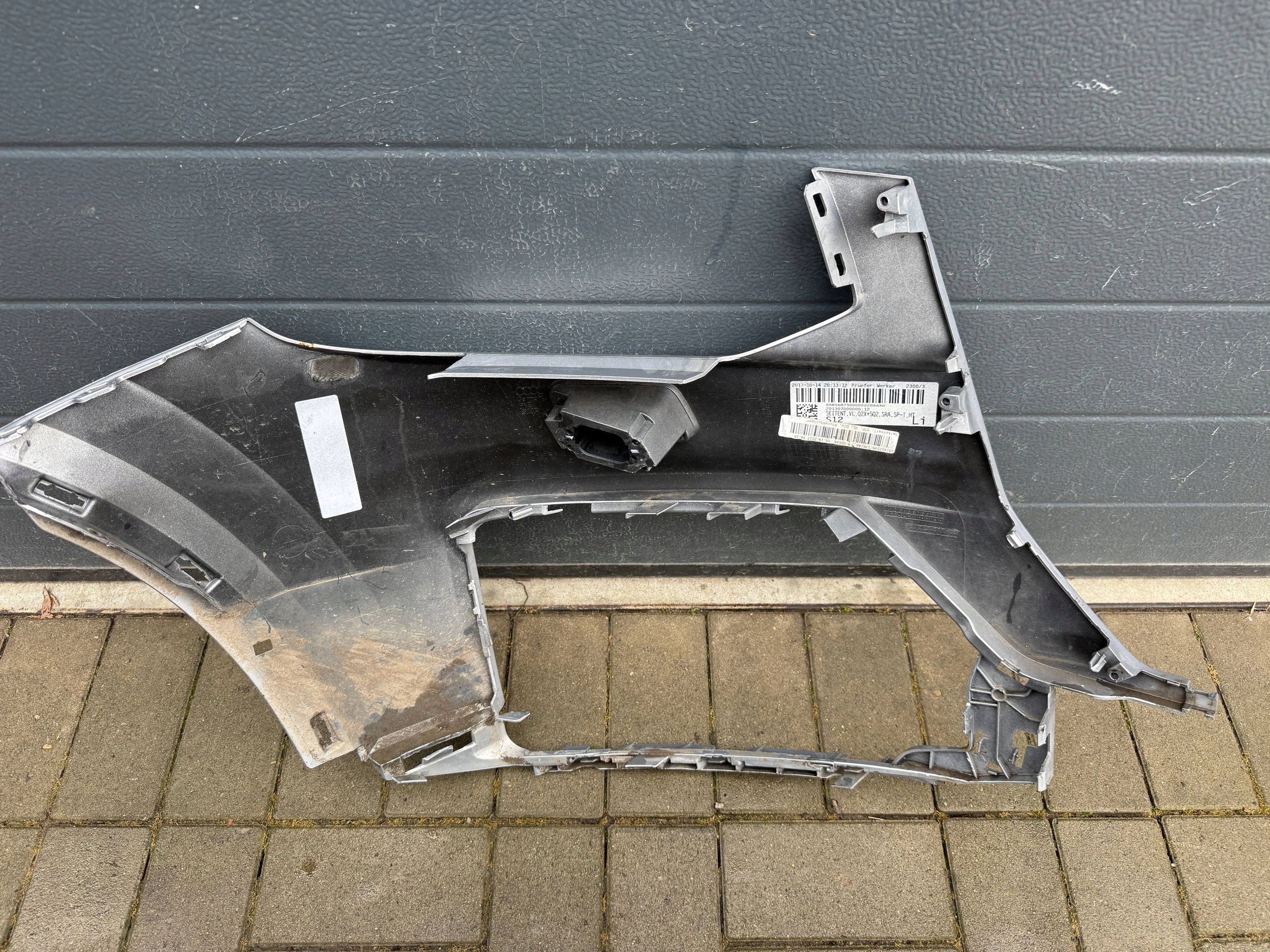 Audi Q2 81A807437C roh nárazníku levý předek nárazník