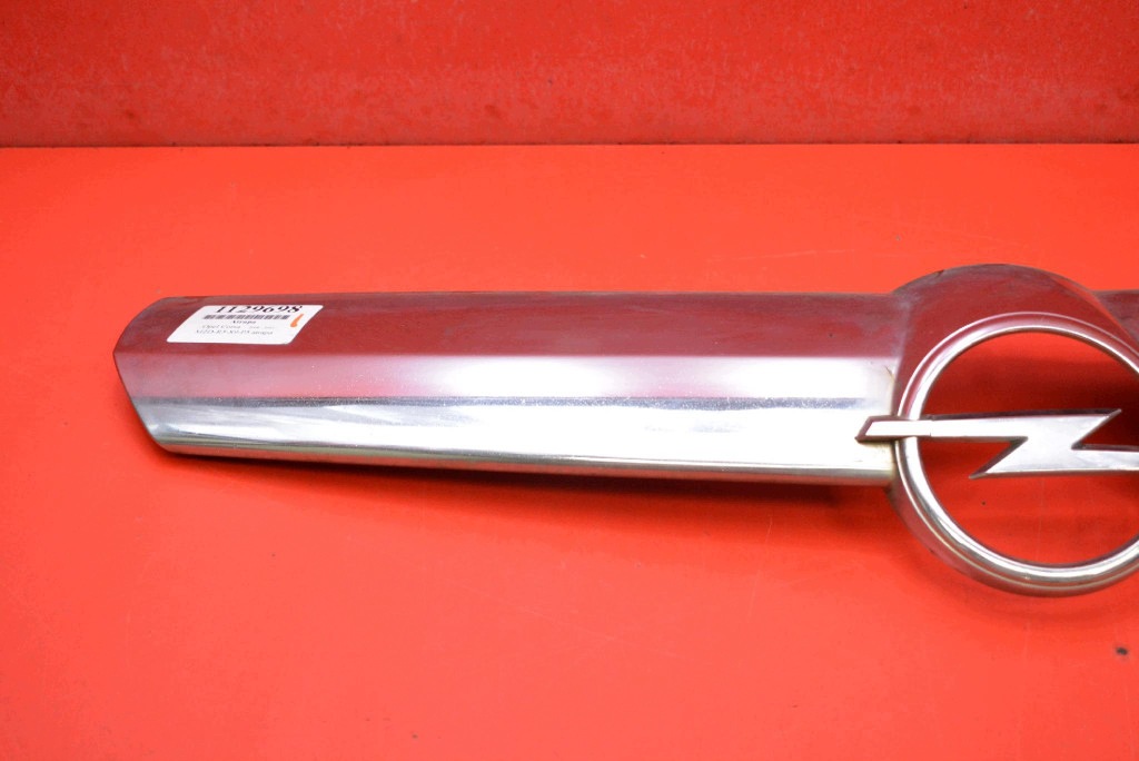 grille chromé 13223226 OPEL CORSA D 06-11
