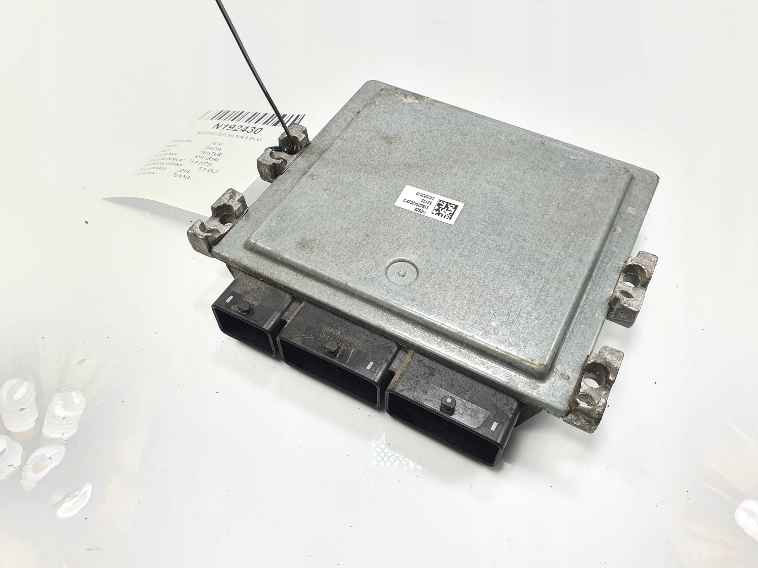 computer des motors ECU 237104545R DACIA DUSTER