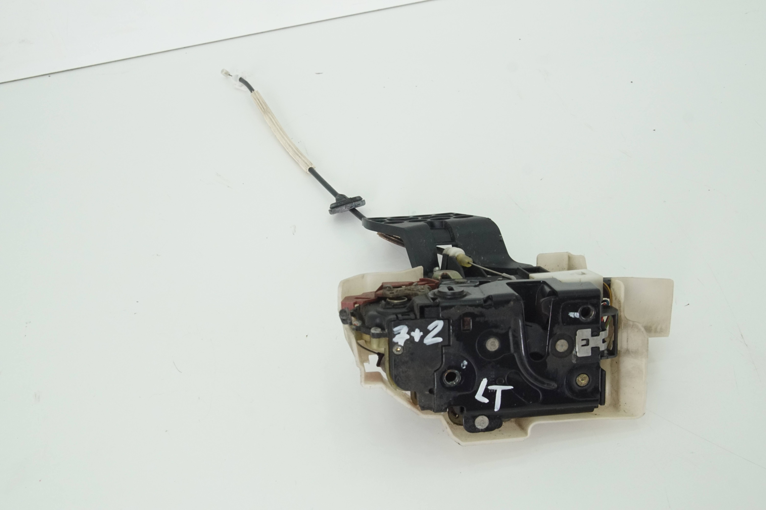 7l0839015c ЗАМОК ДВЕРІ ЛІВИЙ ЗАД. VW TOUAREGl 2003-2008r