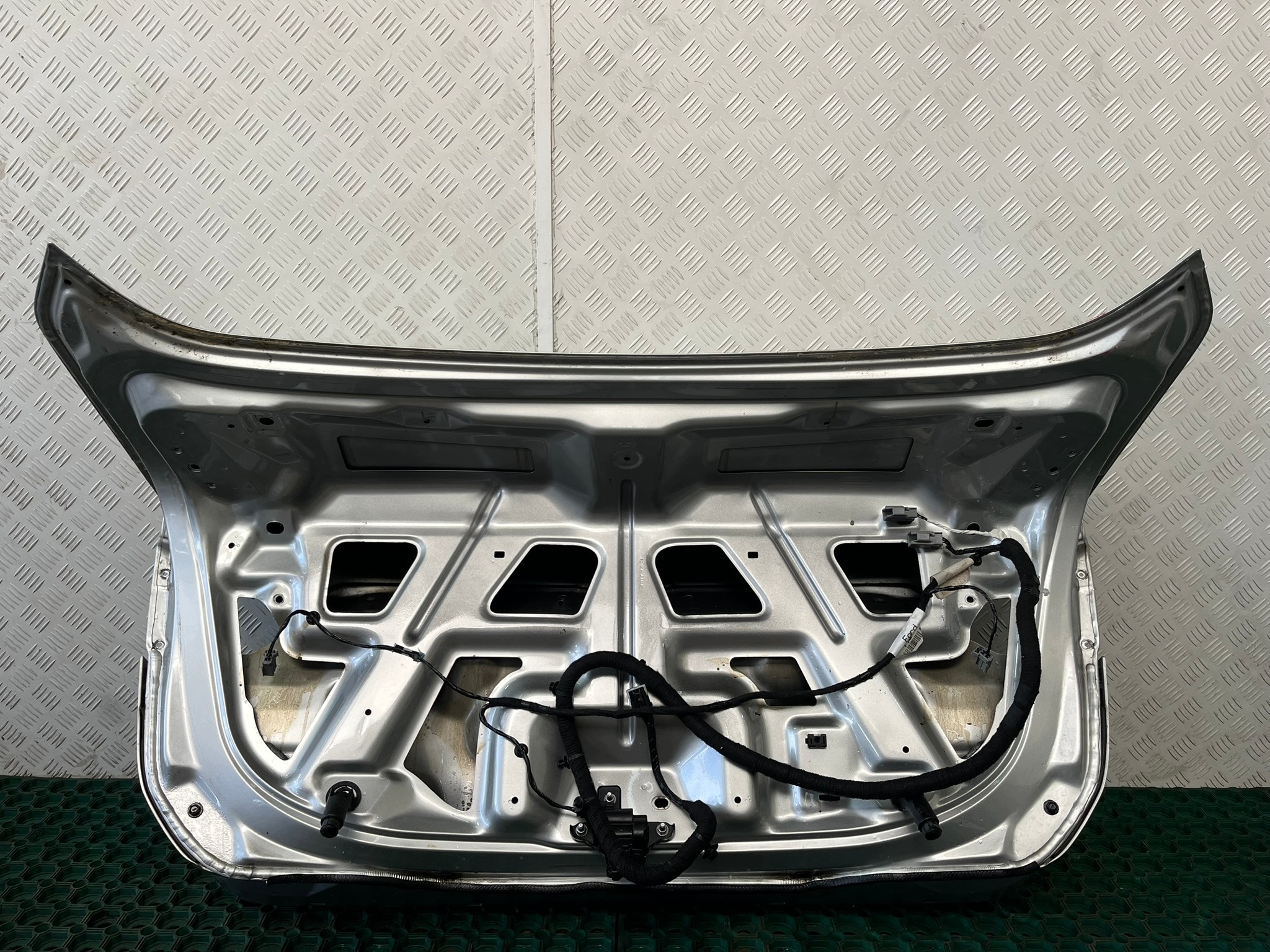 FORD MONDEO MK5 14-19 sedan boot doors boot rear part colour MOONDUST SILVER