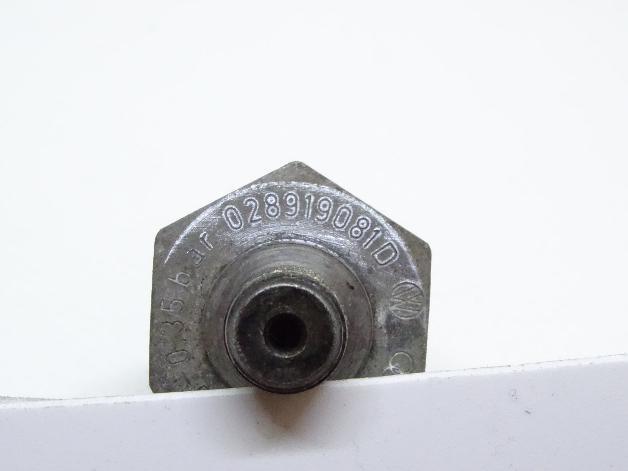 FORD GALAXY 1.9 TDI CZUJNIK CIS OLEJU 028919081D Numer katalogowy części 028919081D