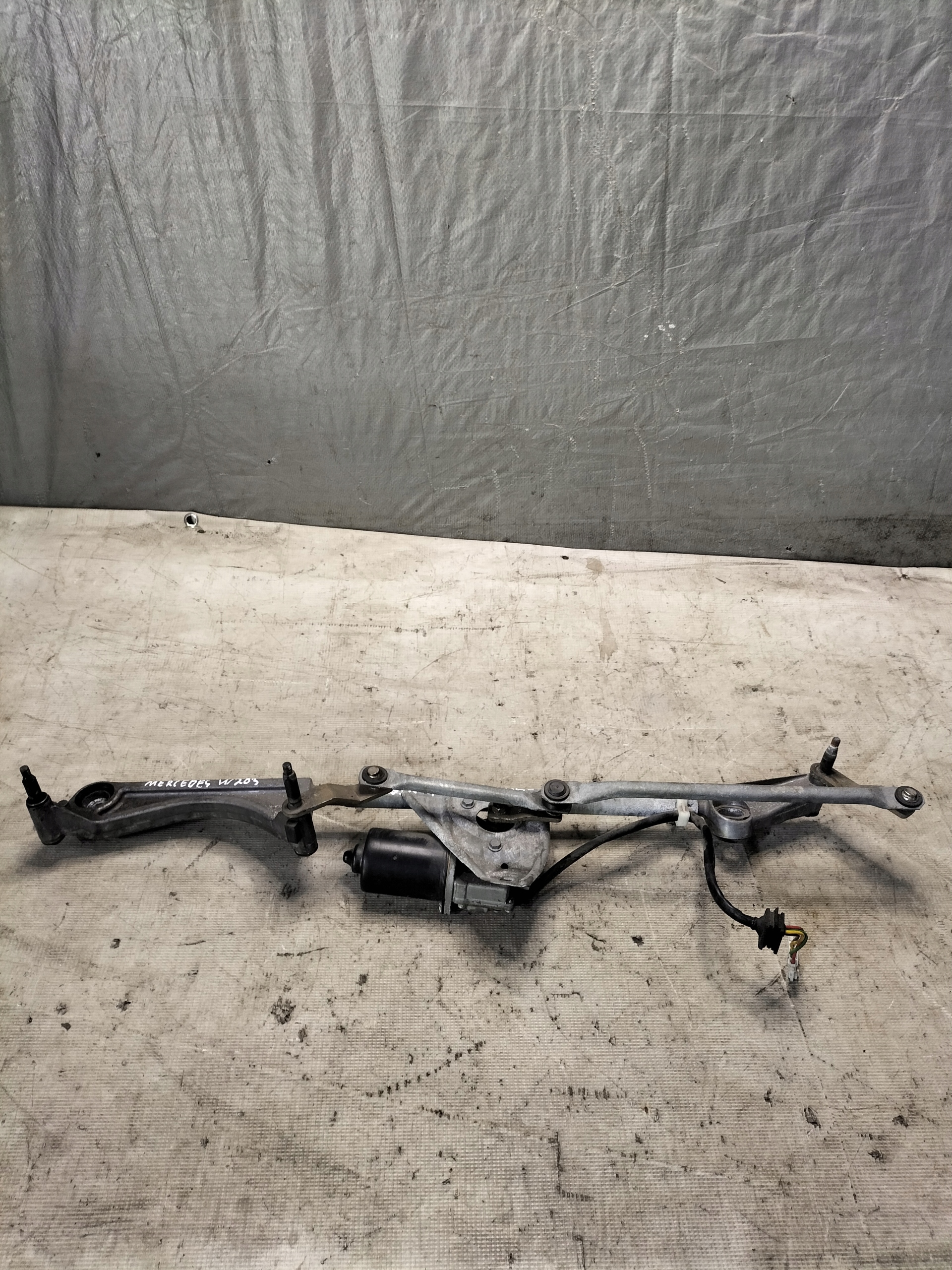 Mercedes-Benz OE A2038200342 Wischergestänge