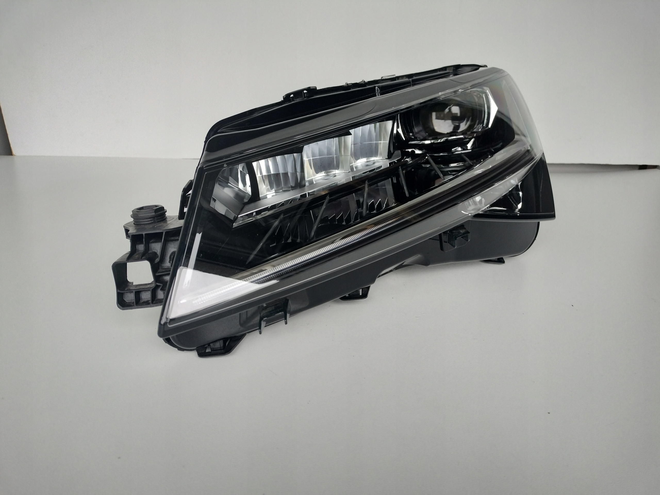 light left REFLEKTOR SKODA SUPERB III 3V 3V0 19- LIFT FULL LED