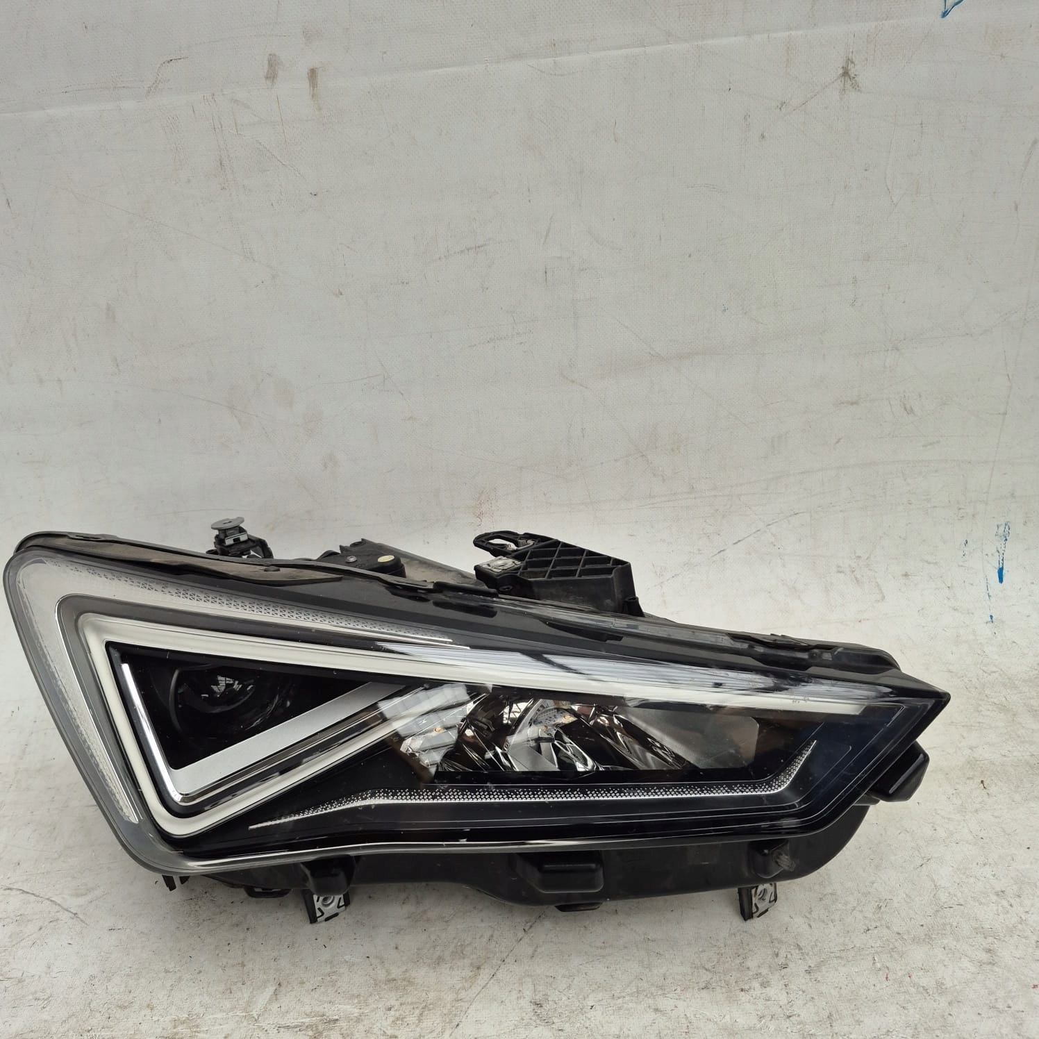 CUPRA FORMENTOR 5FE 5FG 20- light right front front FULL LED