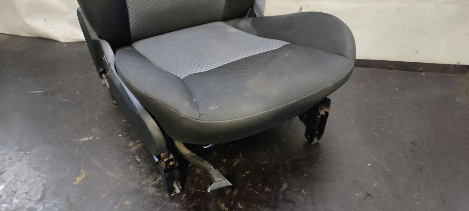 seat front left driver´s Mercedes W169 1,7 5D