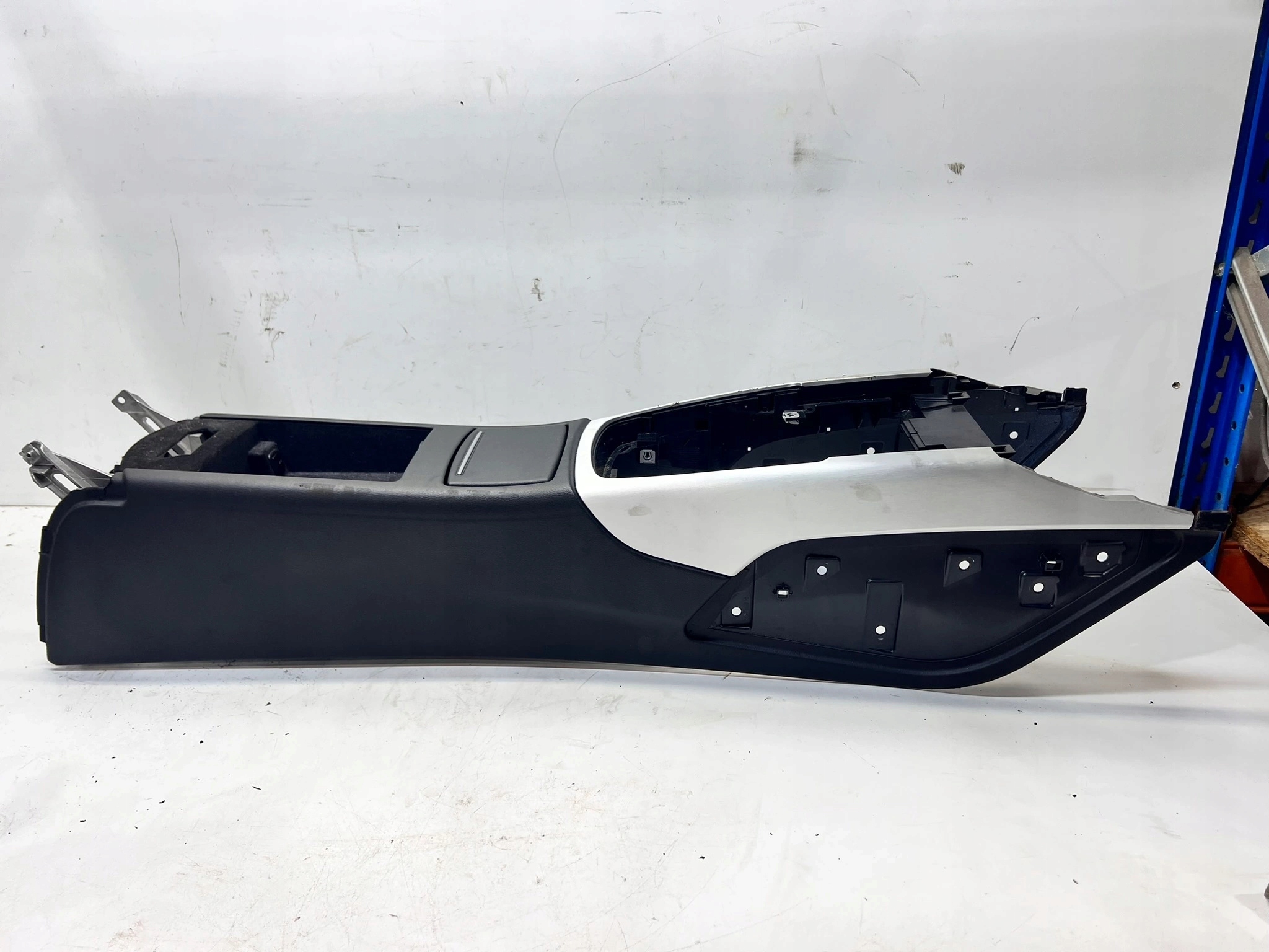 TUNEL mitte AUDI A6 C7 A7 4G0863244A