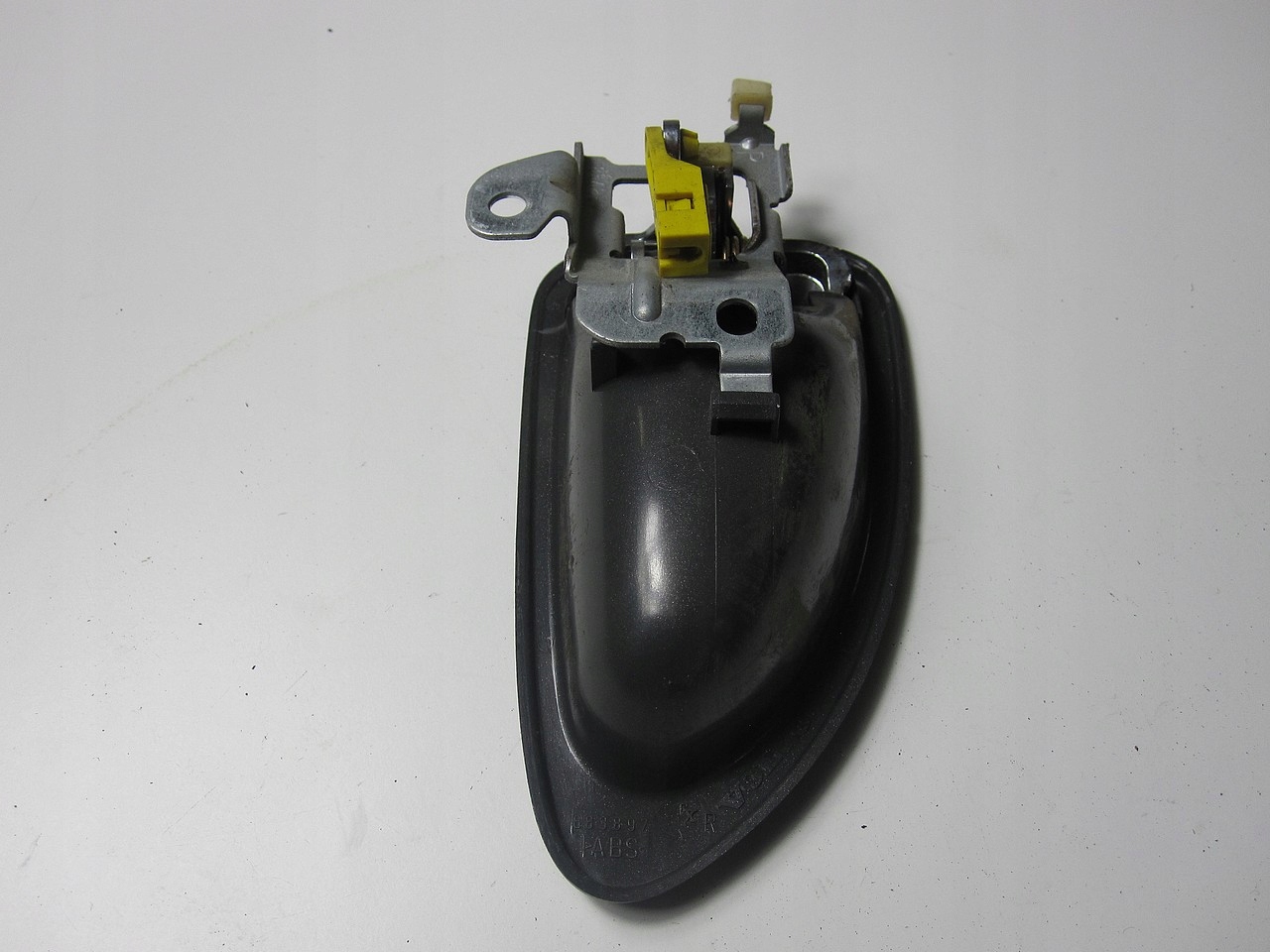 ручка двери передняя правая volvo S40 01R