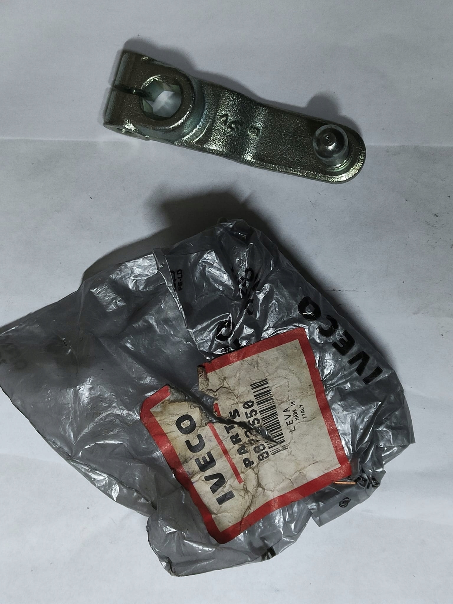 ŁAPA DŻWIGNI ZMIANY SKRZYNI BIEGÓW IVECO 8872550