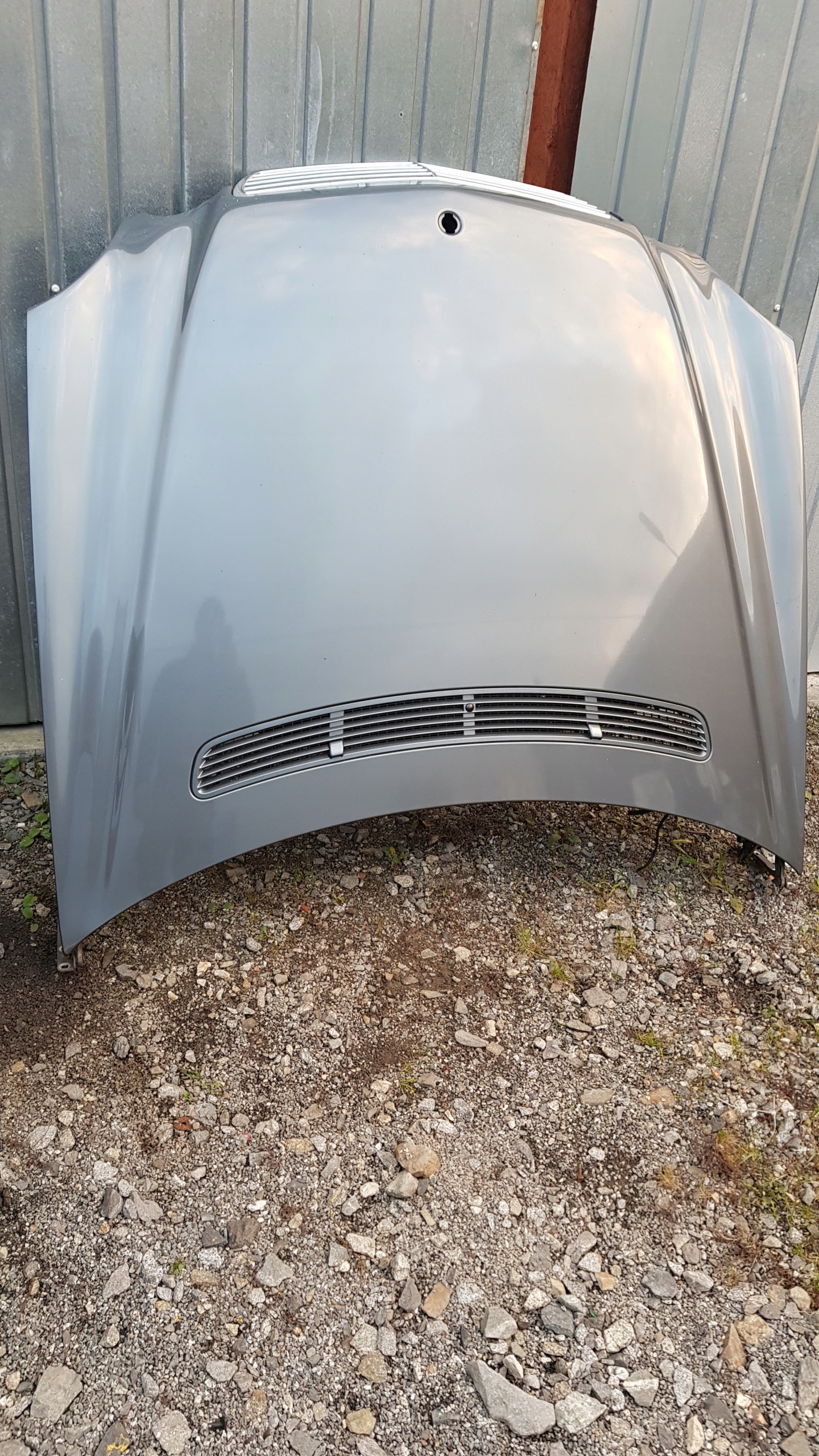 MERCEDES W211 Capot 368
