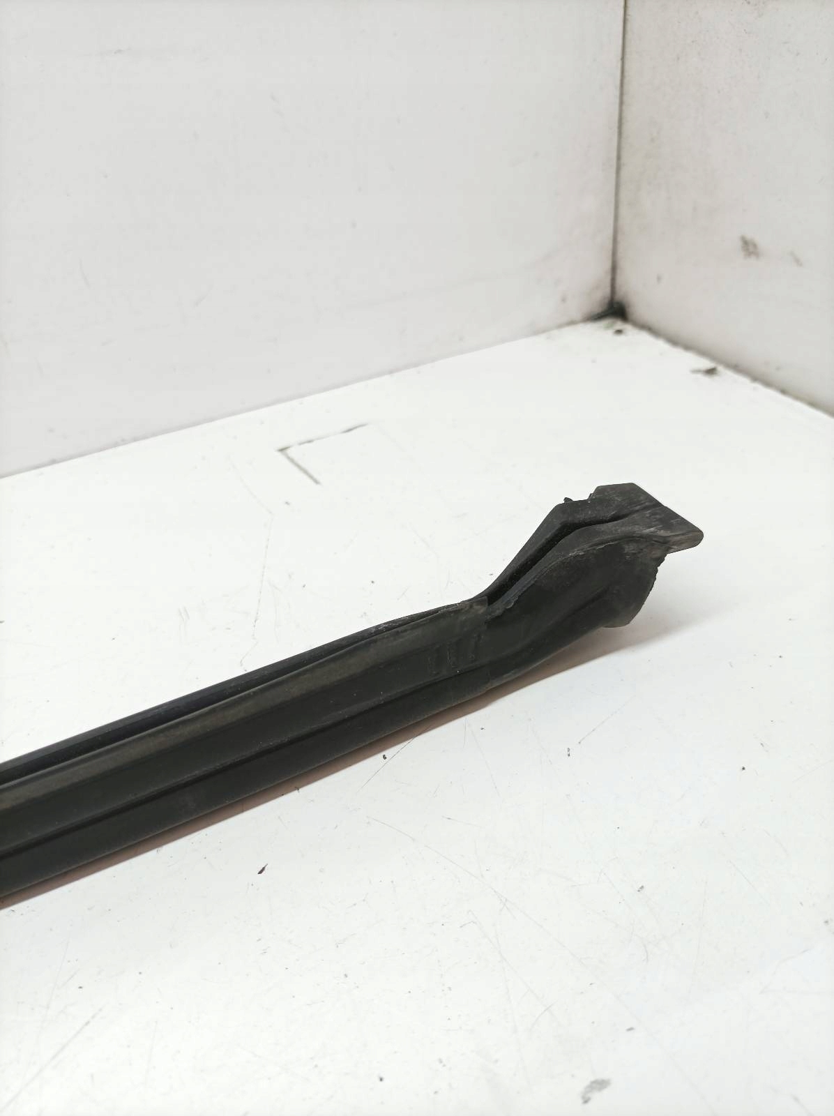 gasket under the window E63 Bmw Seria 6 II (2003-2010) E63/64