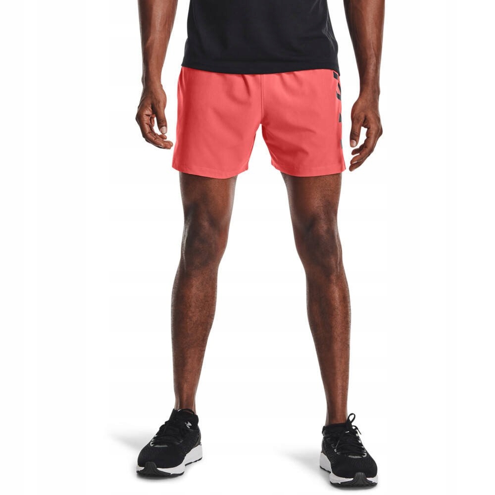 Under Armour kraťasy do půlky stehen velikost L