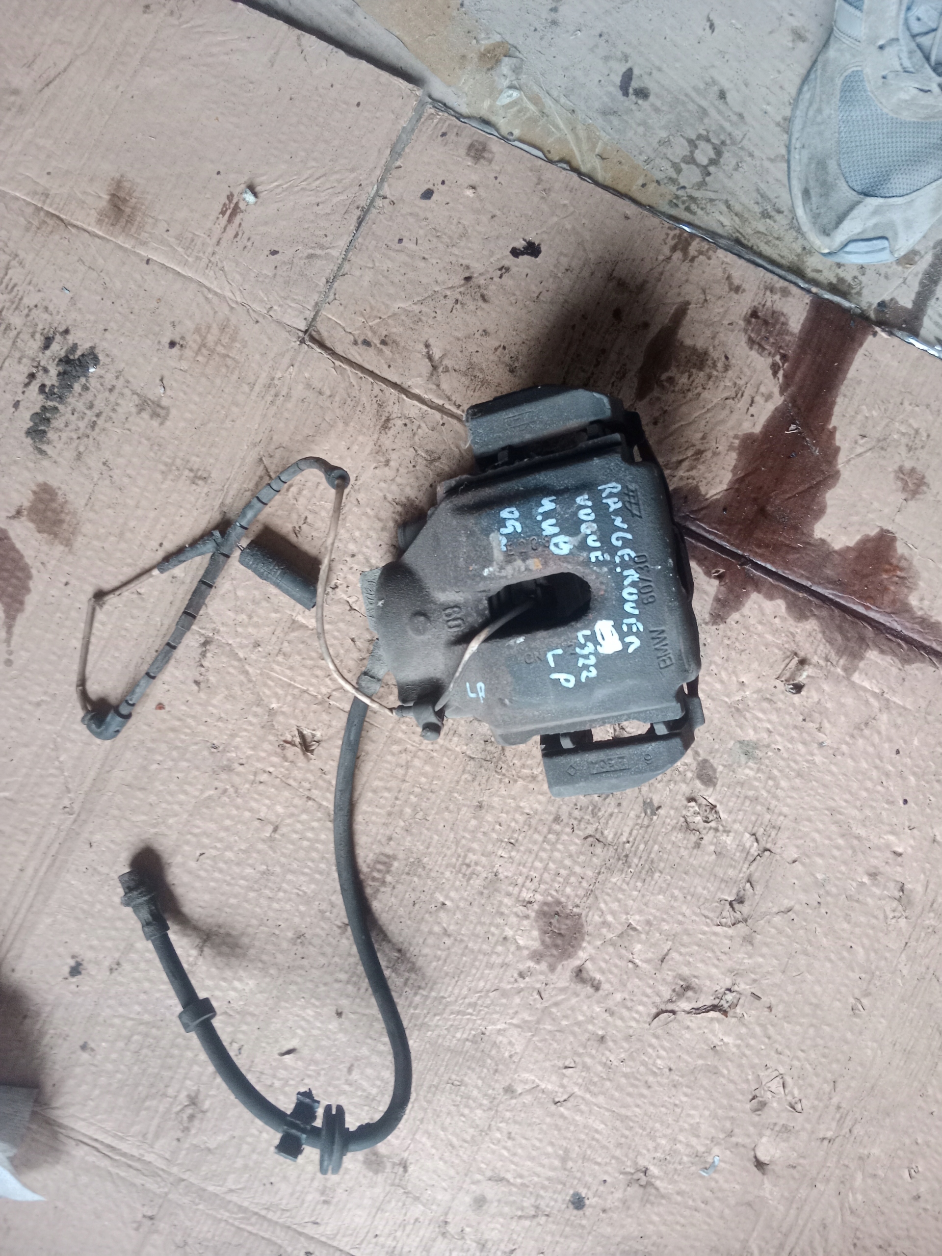 caliper brake left front RANGE ROVER L322 4.4