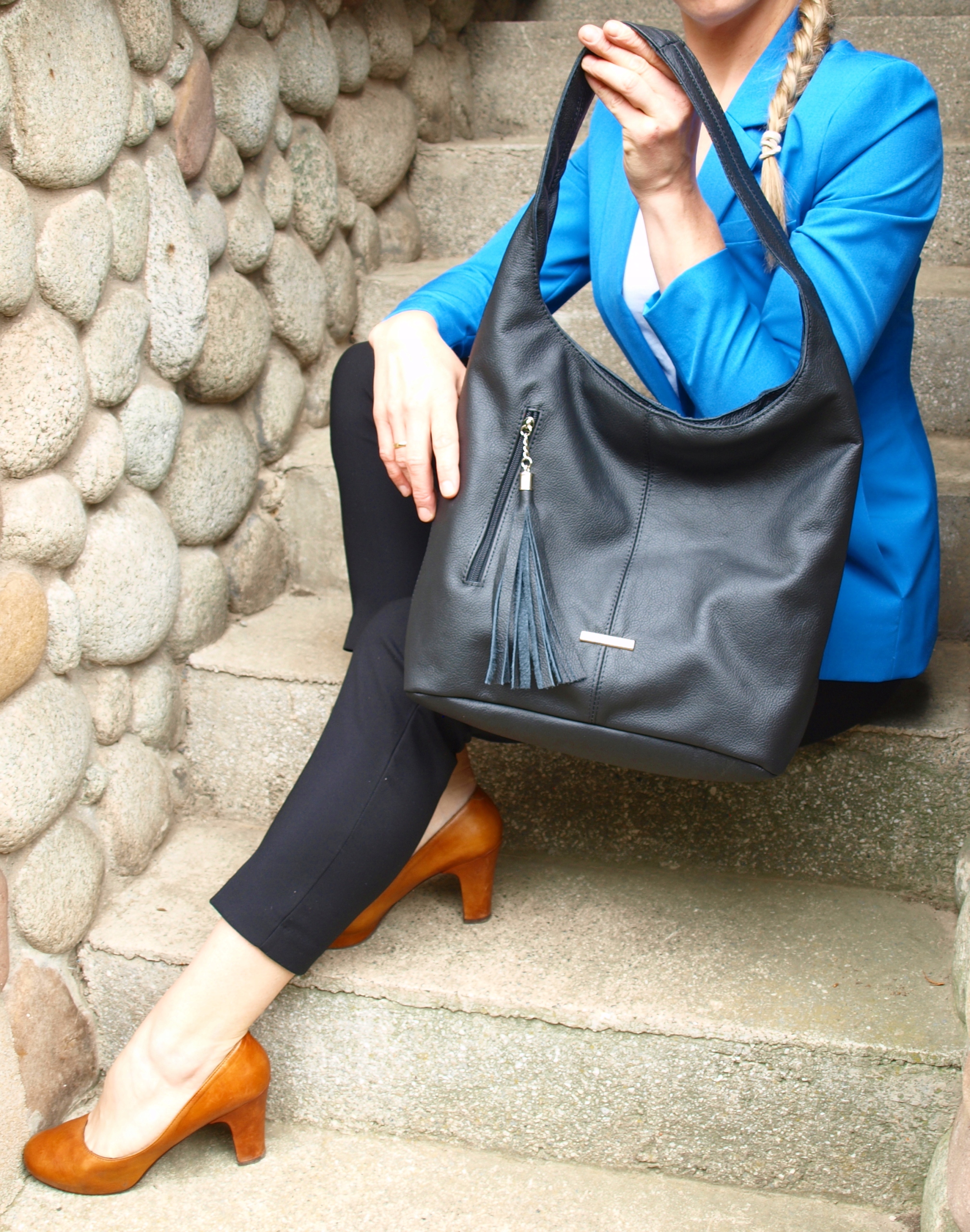 Torebka Skórzana Worek Skóra Naturalna Vera Pelle Cechy dodatkowe kieszonka na telefon