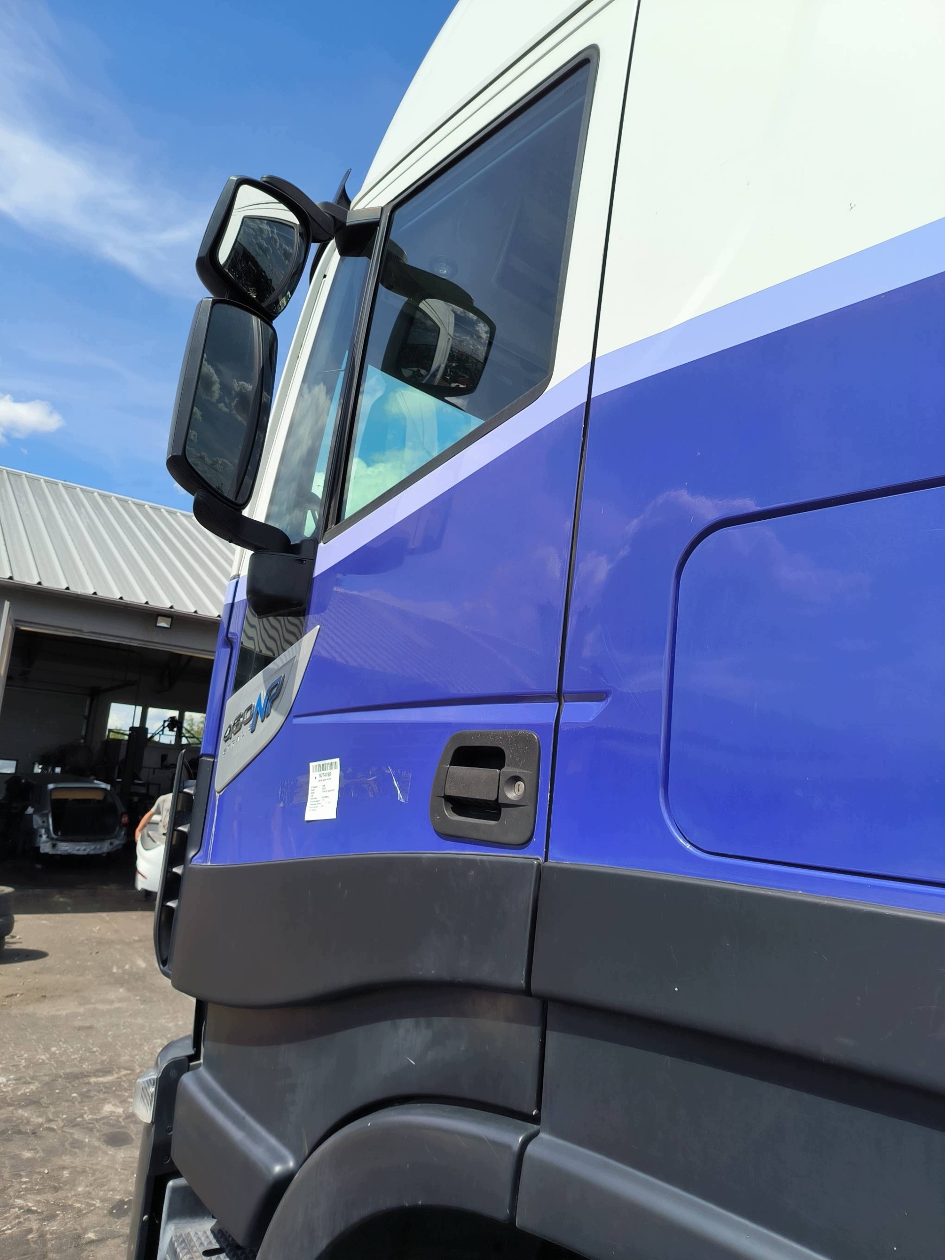 door left front 2018 IVECO STRALIS AS440ST/P LNG