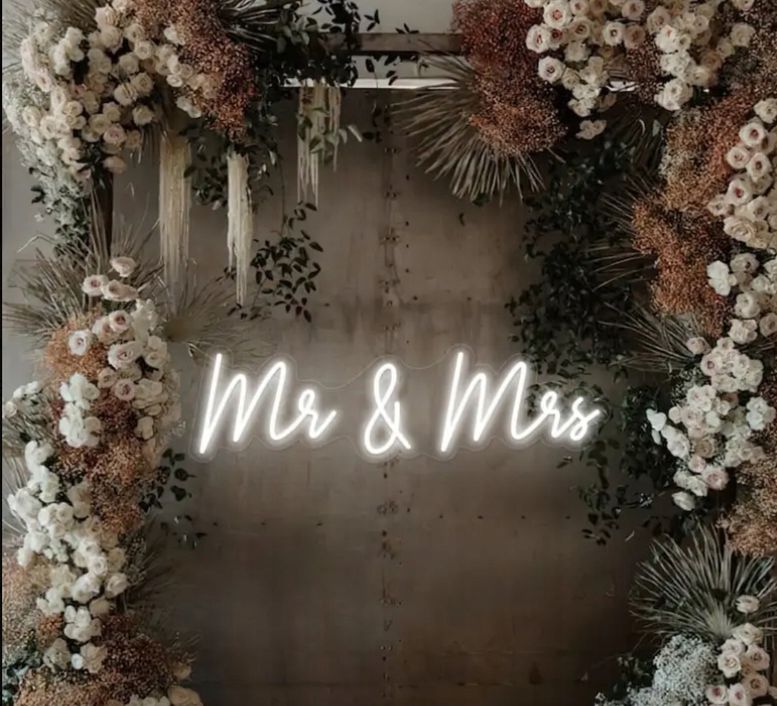 Neon Led Napis Mr & Mrs 49x15cm dekoracja na wesele, napis ledowy na ślub