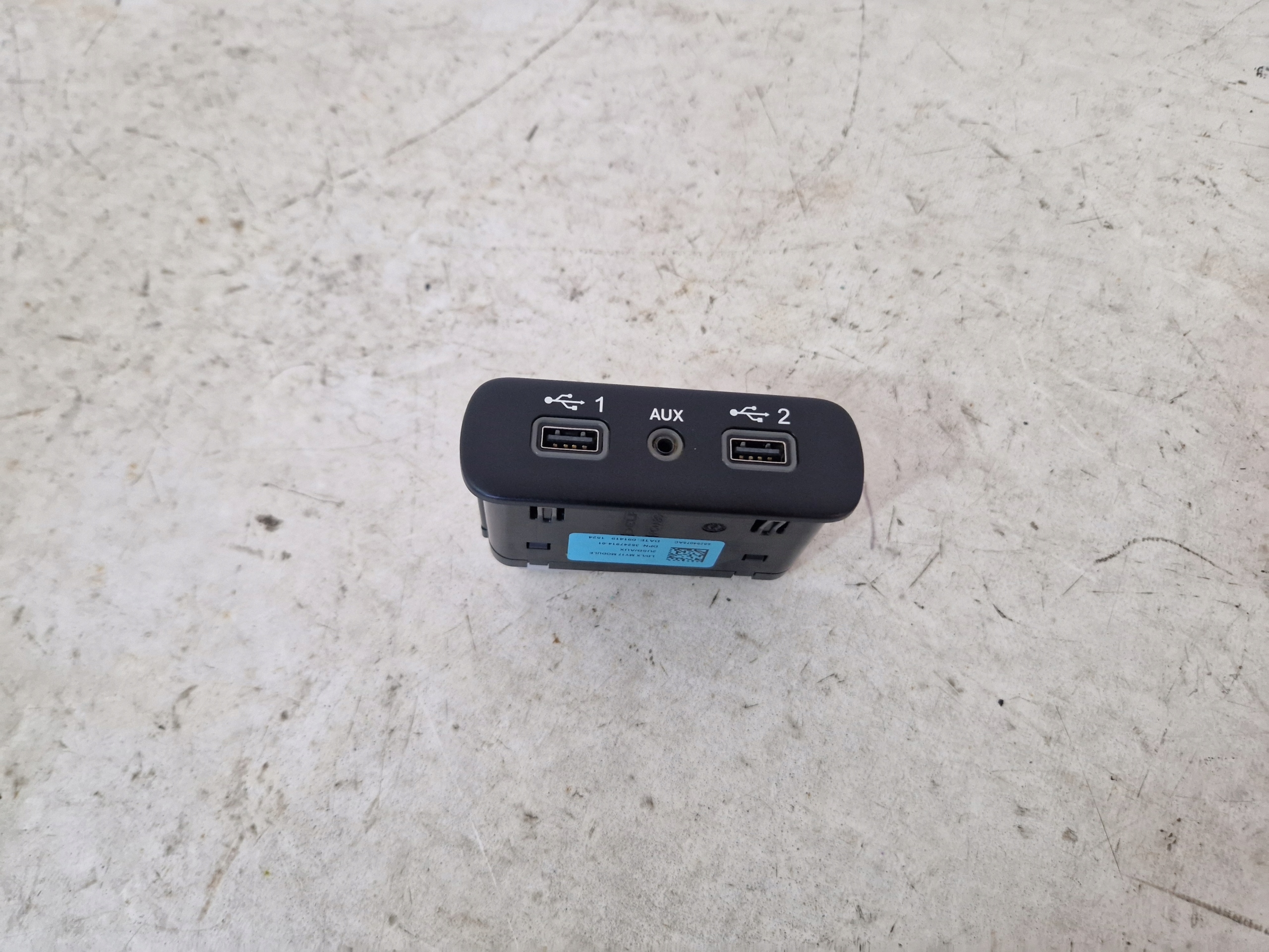 DODGE Charger 2015- Challenger carplay module control unit USB 68294075AC