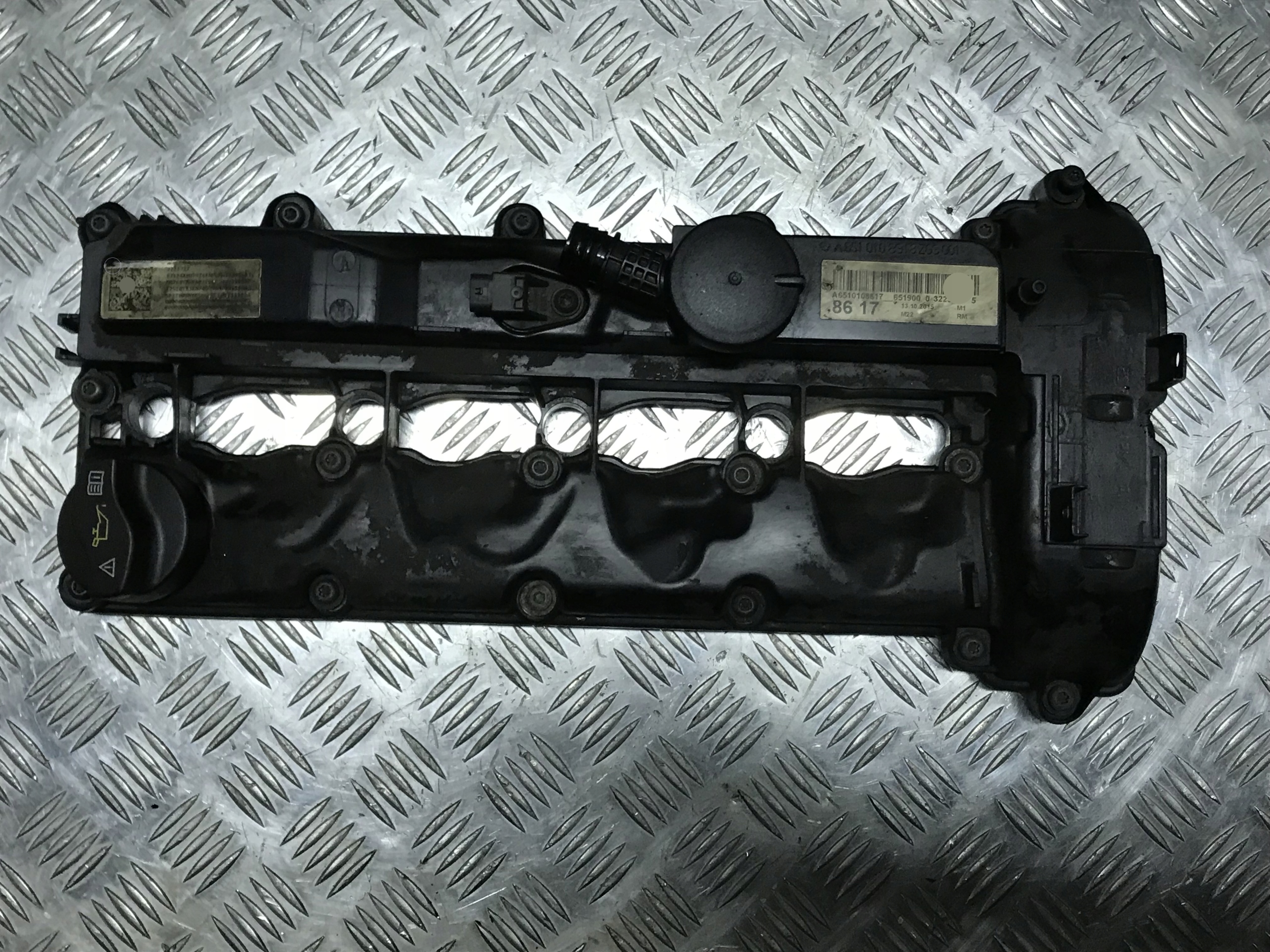 Кришка клапана Мерседес В205 6510108918