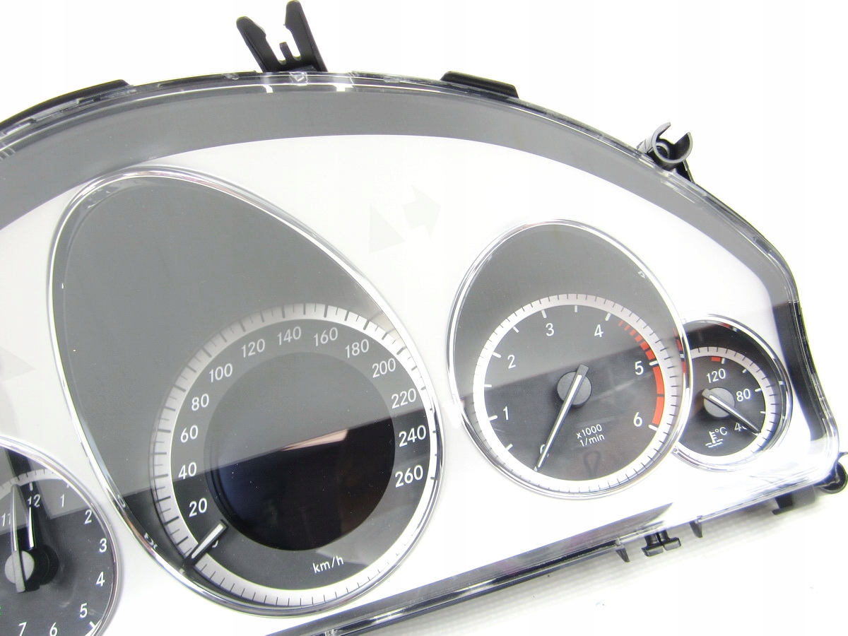 dials clock Mercedes W212 Diesel Europa