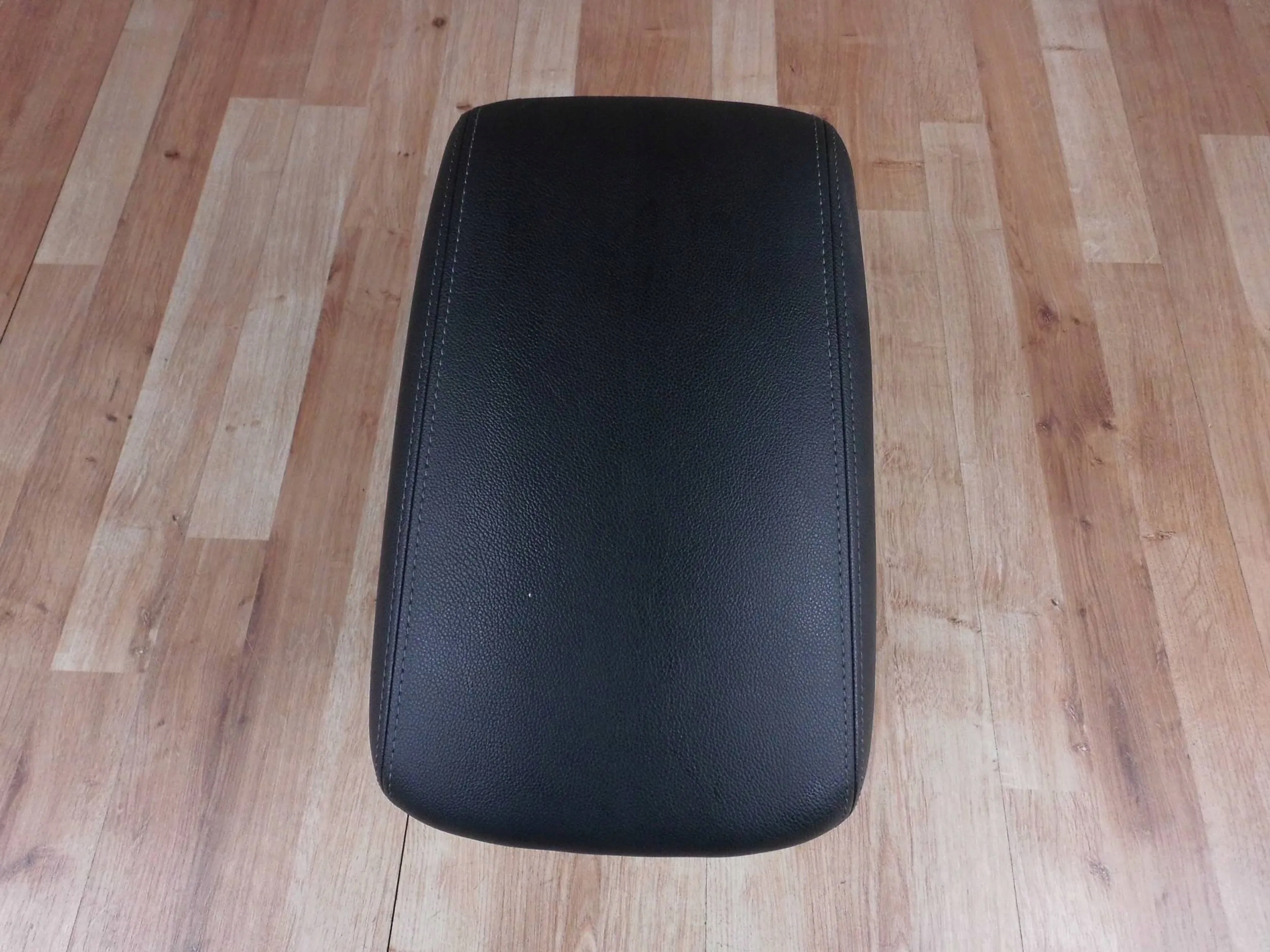 KIA Sorento III 18+ LIFT armrest passenger compartment tune