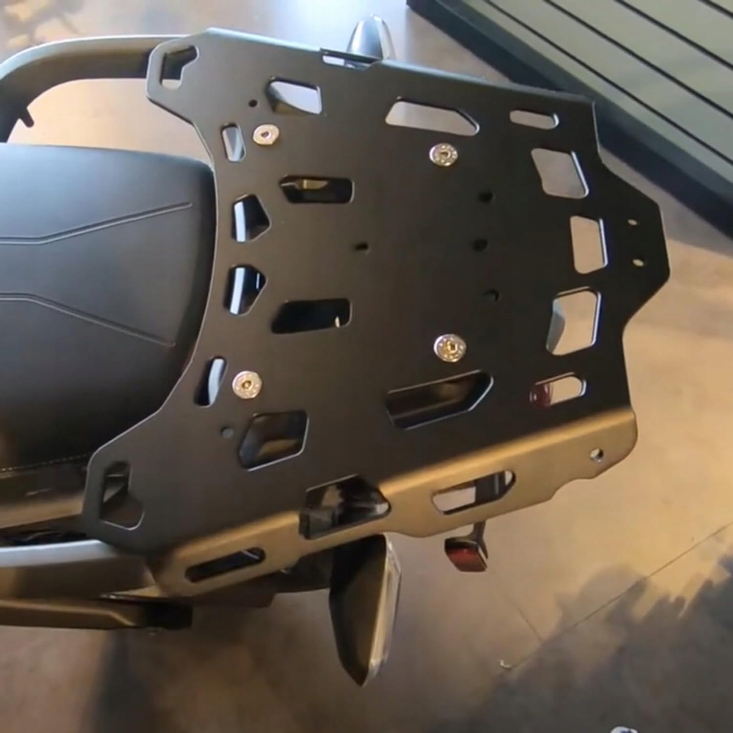 Do wspornika górnego bagażnika Triumph Tiger900 Tiger 900 Rally Pro Producent bez marki