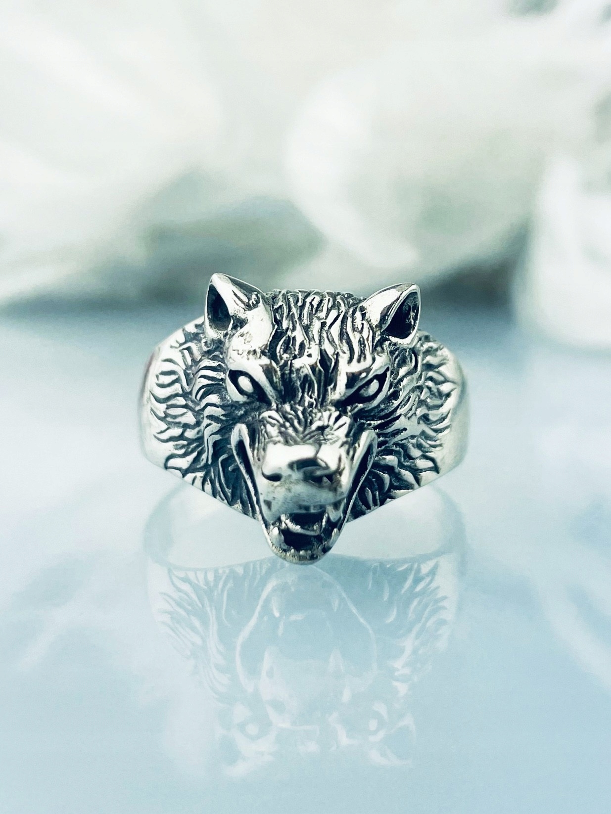 Stříbrný prsten mužský vlk
