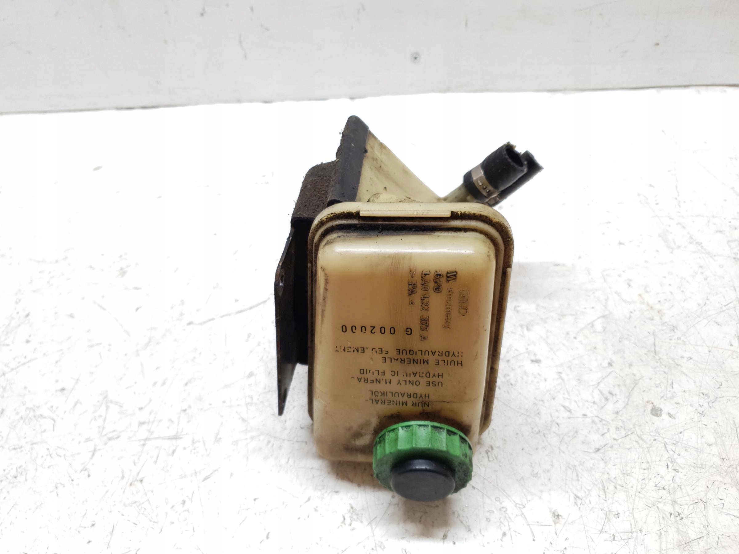 ZBIORNICZEK WSPOMAGANIA AUDI 100 C4