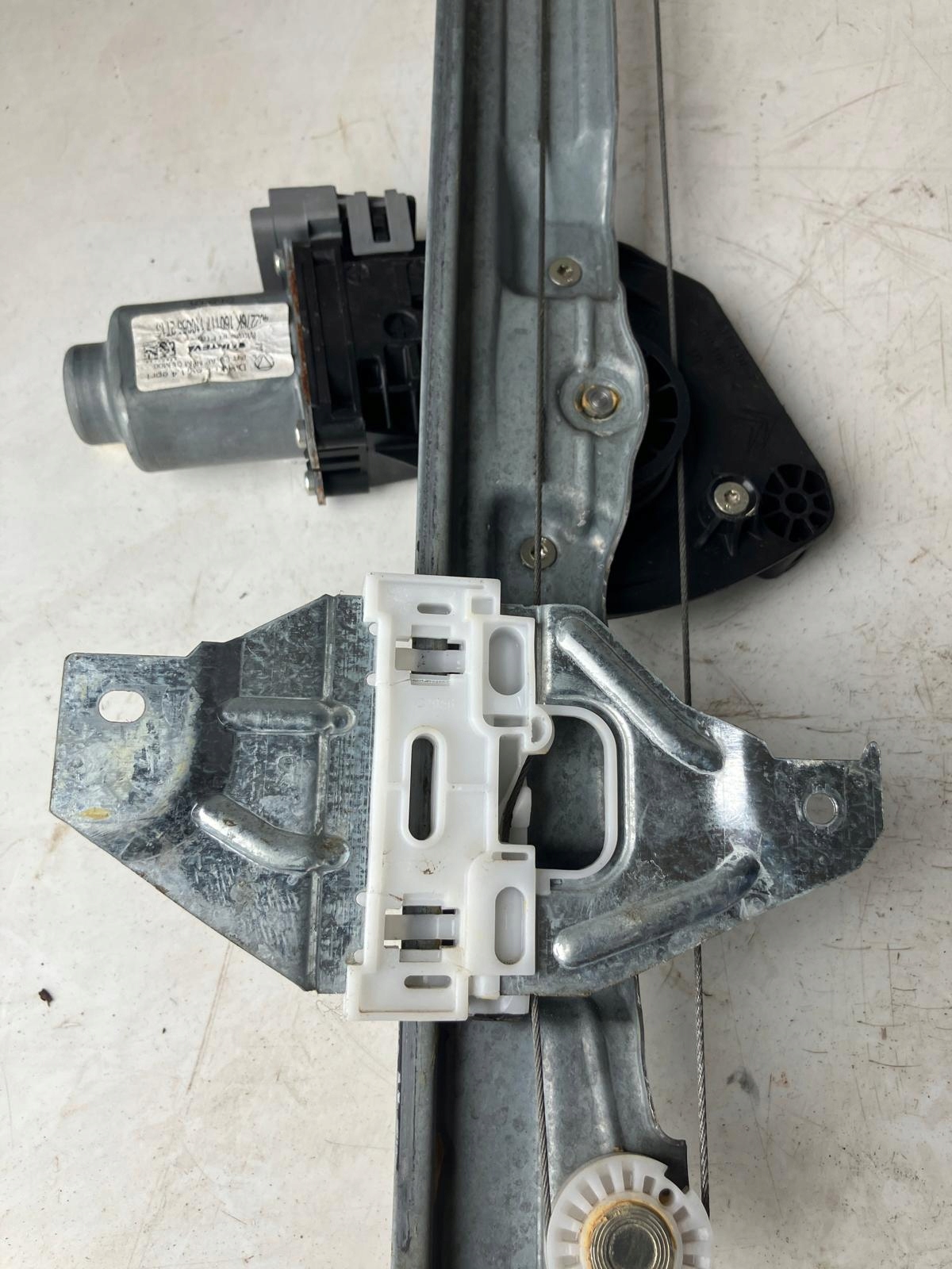 window regulator right front CITROEN C4 II B7 9802531780