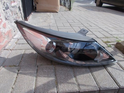KIA SPORTAGE III 2010> LAMPA PRZÓD PRAWA ZWYKŁA Z LED EUROPA 92102-3U2