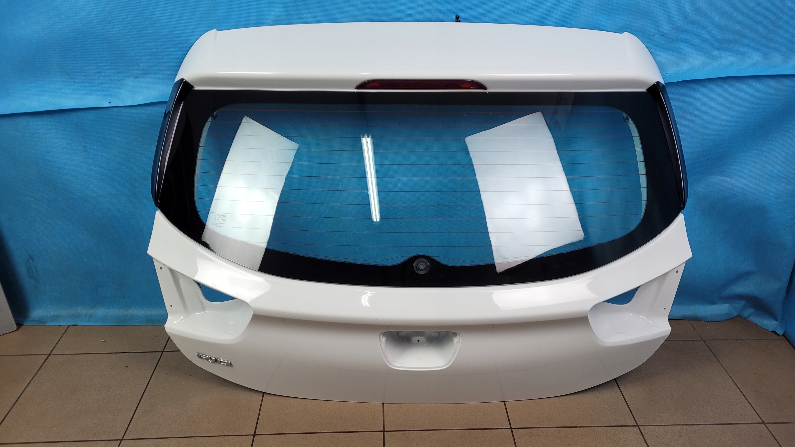 KIA RIO IV 22r КРЫШКА БАГАЖНИКА ЗАД.