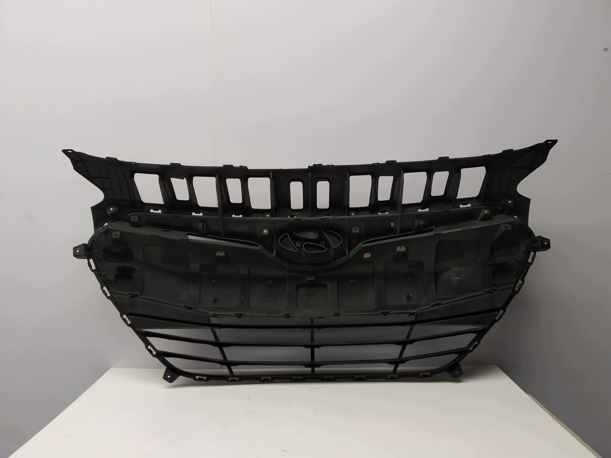 2012r + Hyundai i30 II grill w stoßstange vorne original
